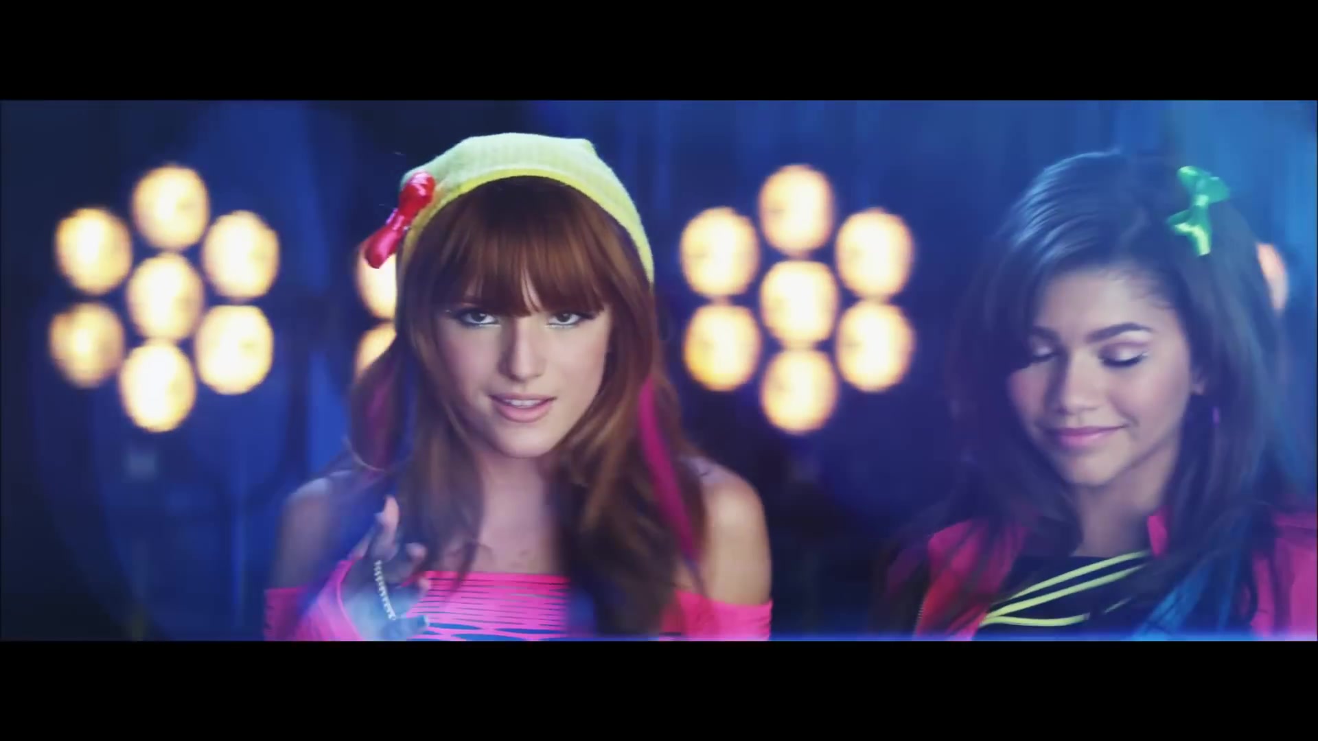 bellathornedaily_Watchme_shakeitup_mv_000032.jpg bellathornedaily_Watchme_shakeitup_mv_000032.jpg