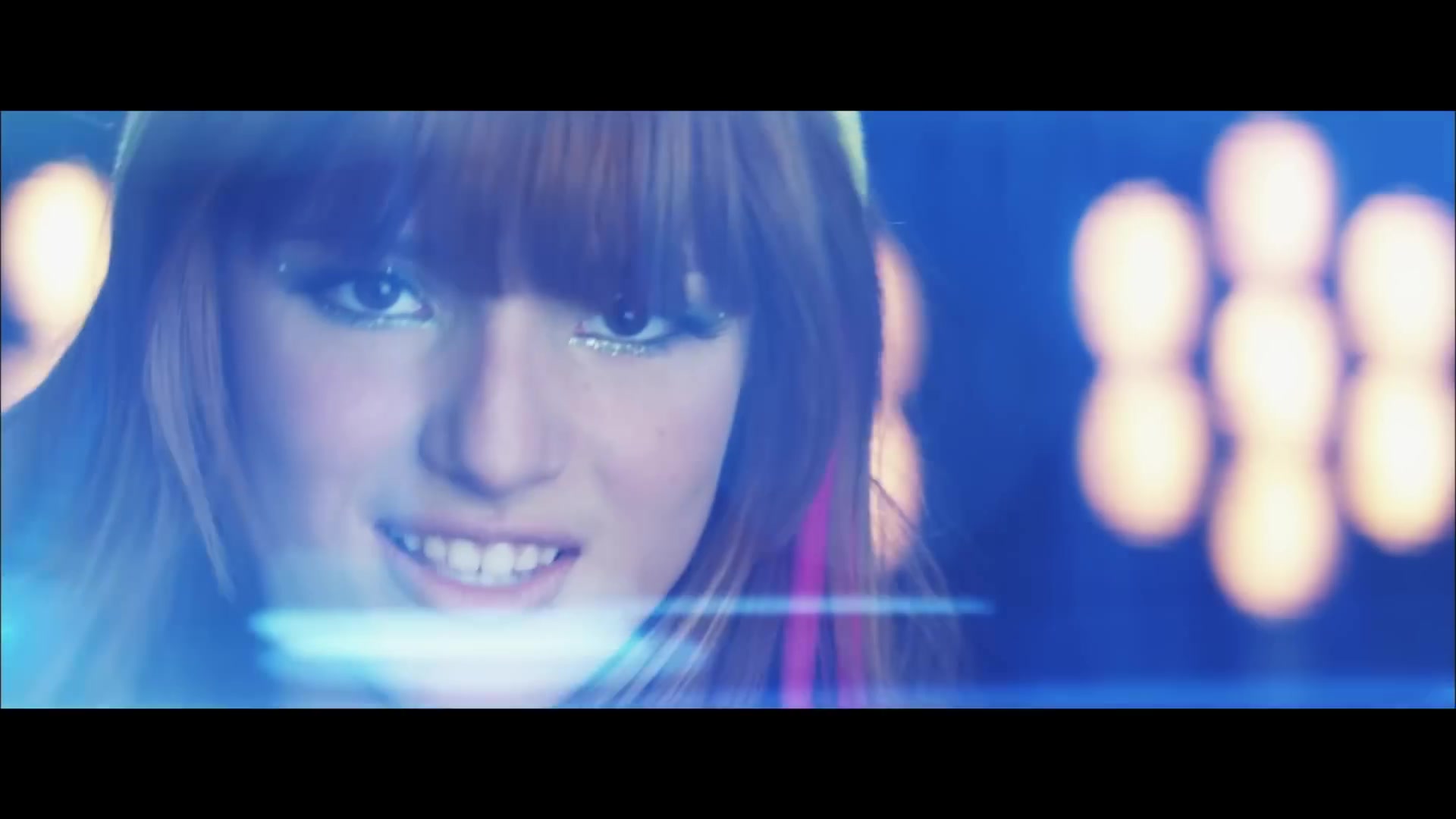 bellathornedaily_Watchme_shakeitup_mv_000036.jpg bellathornedaily_Watchme_shakeitup_mv_000036.jpg
