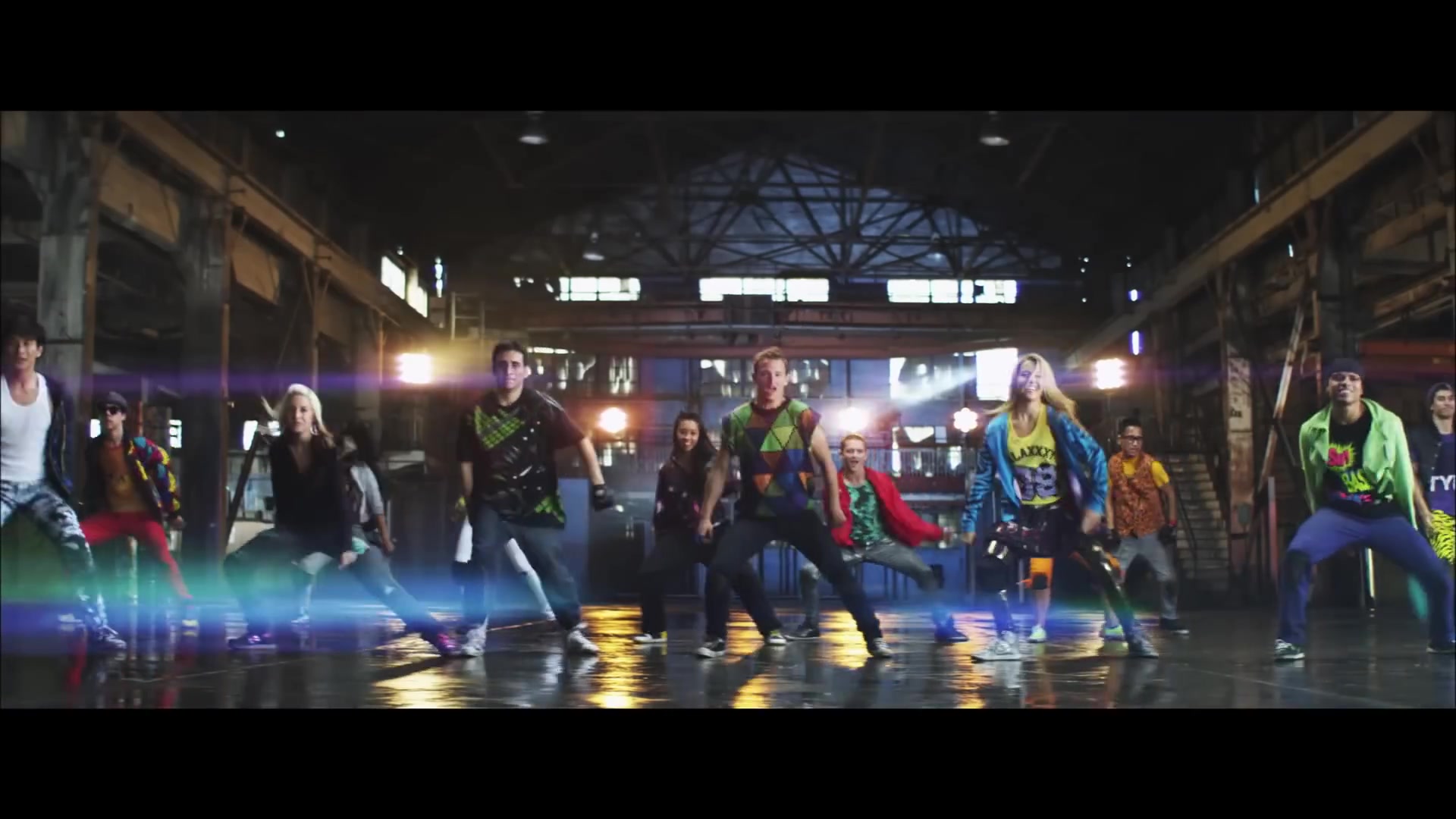 bellathornedaily_Watchme_shakeitup_mv_000055.jpg bellathornedaily_Watchme_shakeitup_mv_000055.jpg