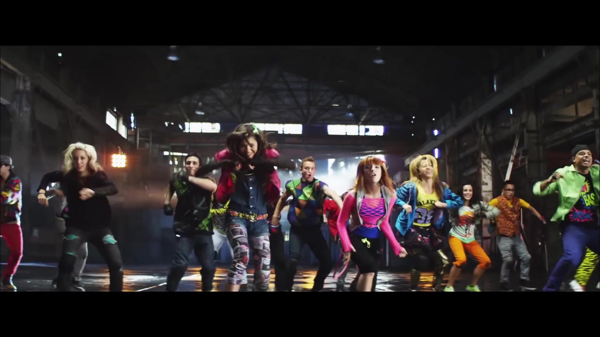 bellathornedaily_Watchme_shakeitup_mv_000065.jpg bellathornedaily_Watchme_shakeitup_mv_000065.jpg
