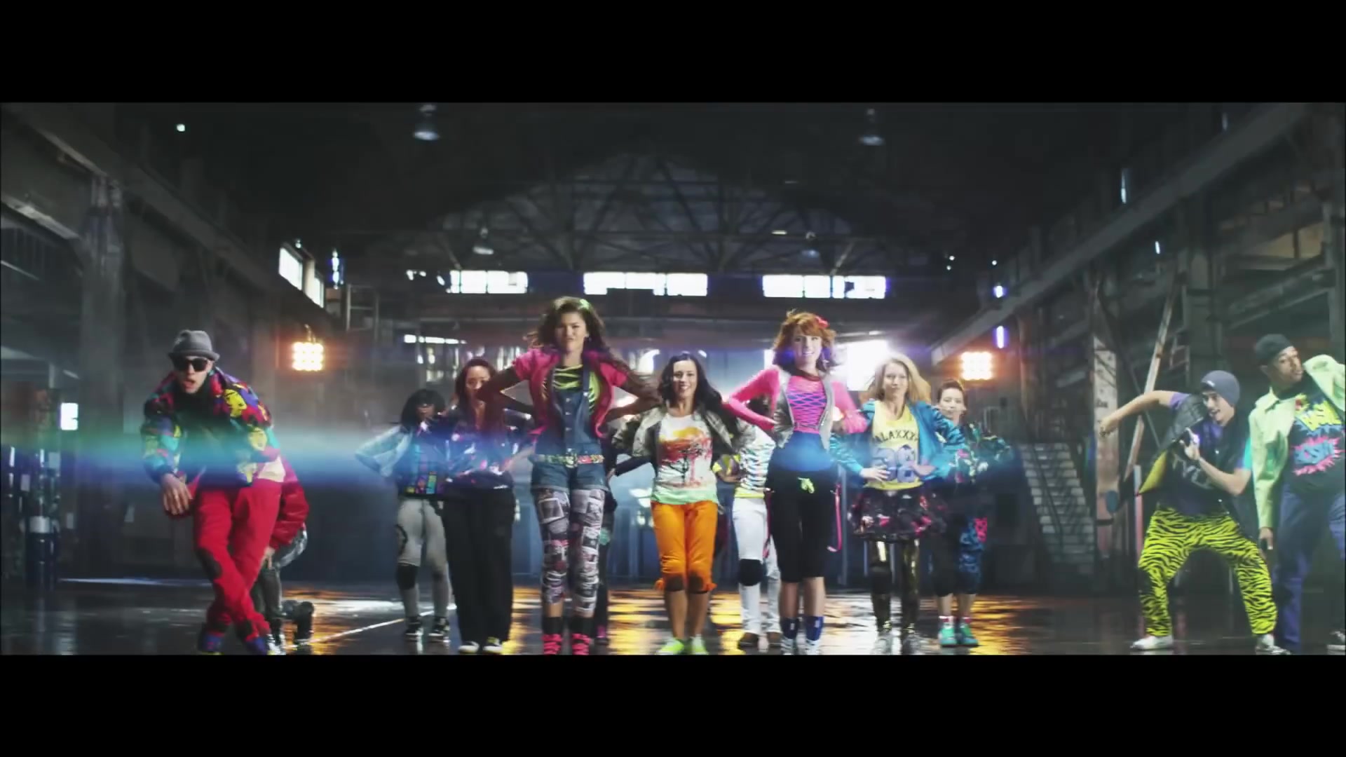 bellathornedaily_Watchme_shakeitup_mv_000079.jpg bellathornedaily_Watchme_shakeitup_mv_000079.jpg