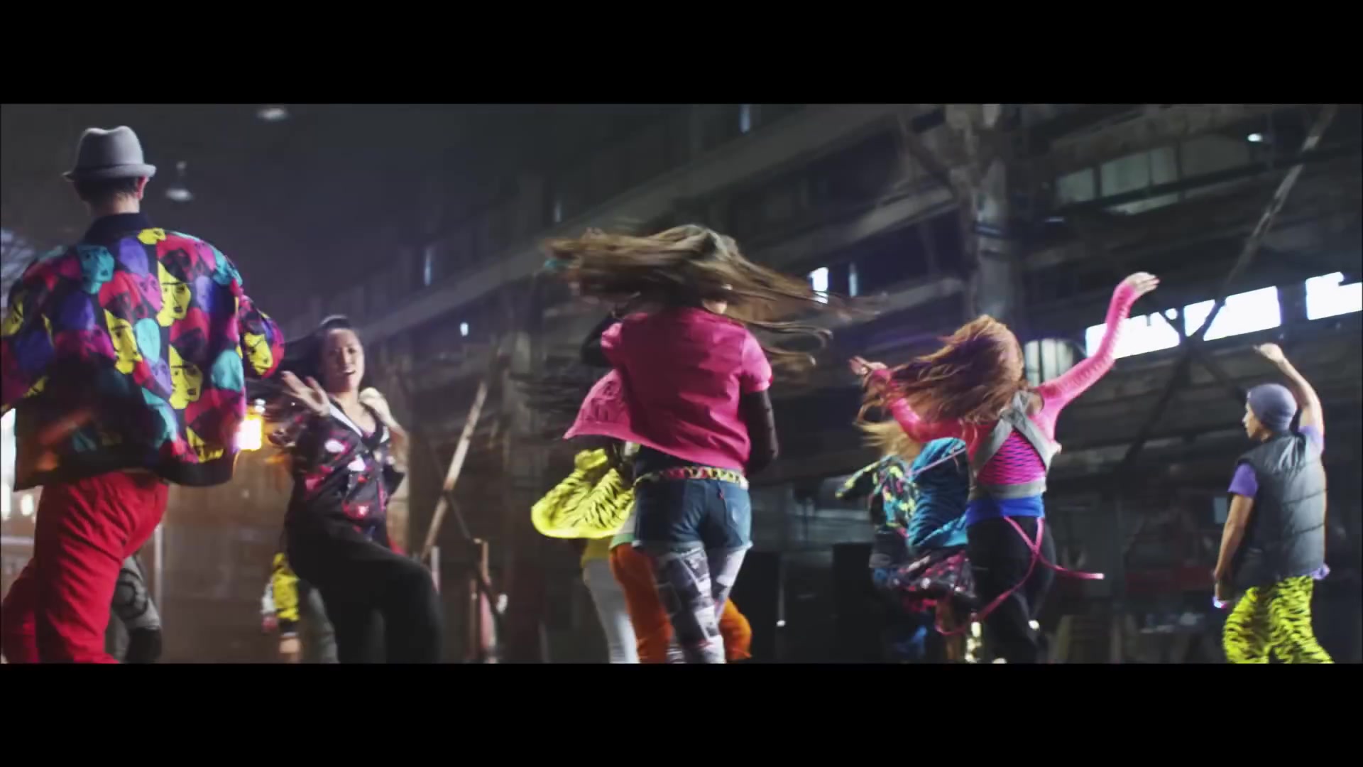 bellathornedaily_Watchme_shakeitup_mv_000086.jpg bellathornedaily_Watchme_shakeitup_mv_000086.jpg