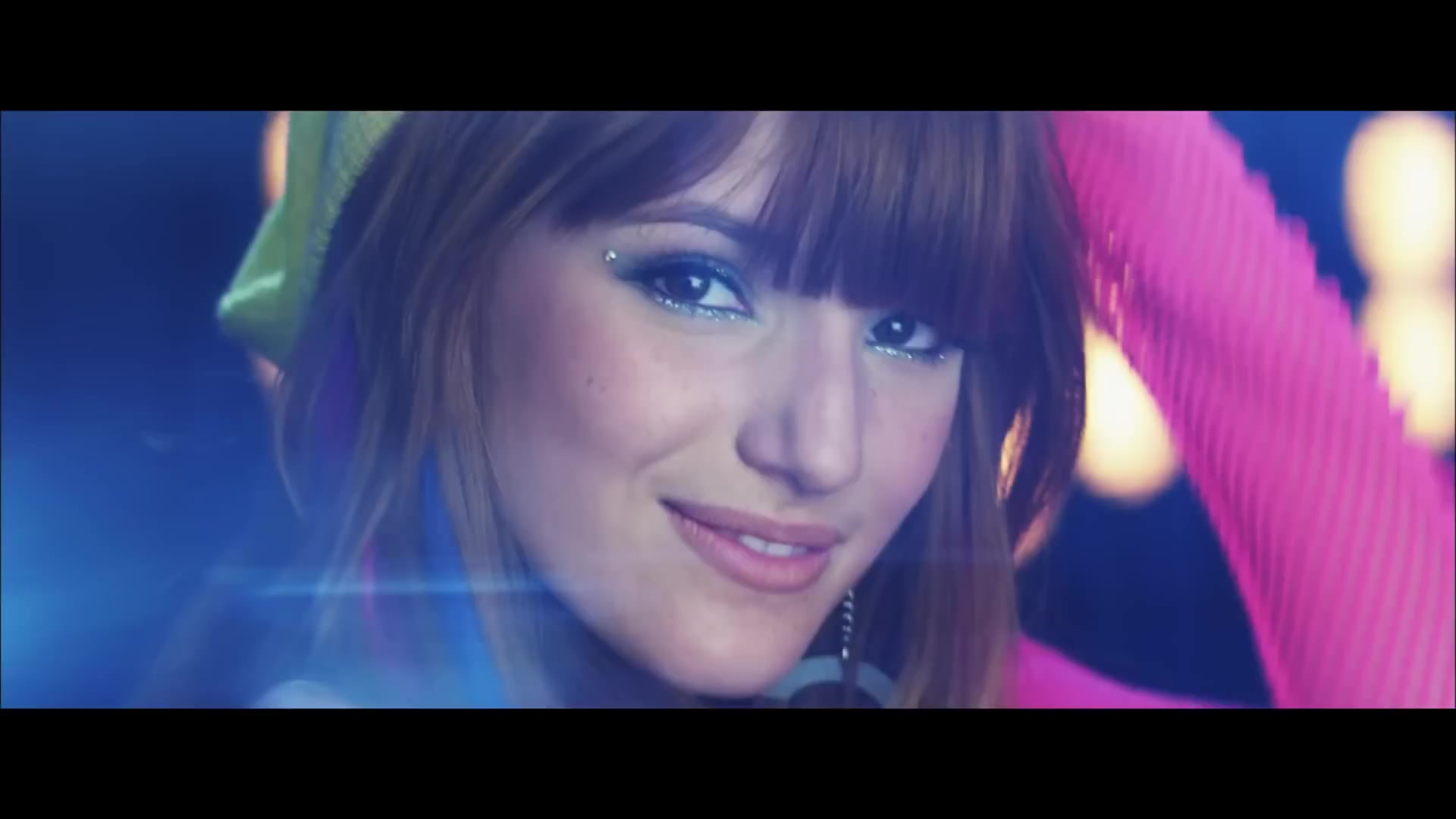 bellathornedaily_Watchme_shakeitup_mv_000107.jpg bellathornedaily_Watchme_shakeitup_mv_000107.jpg