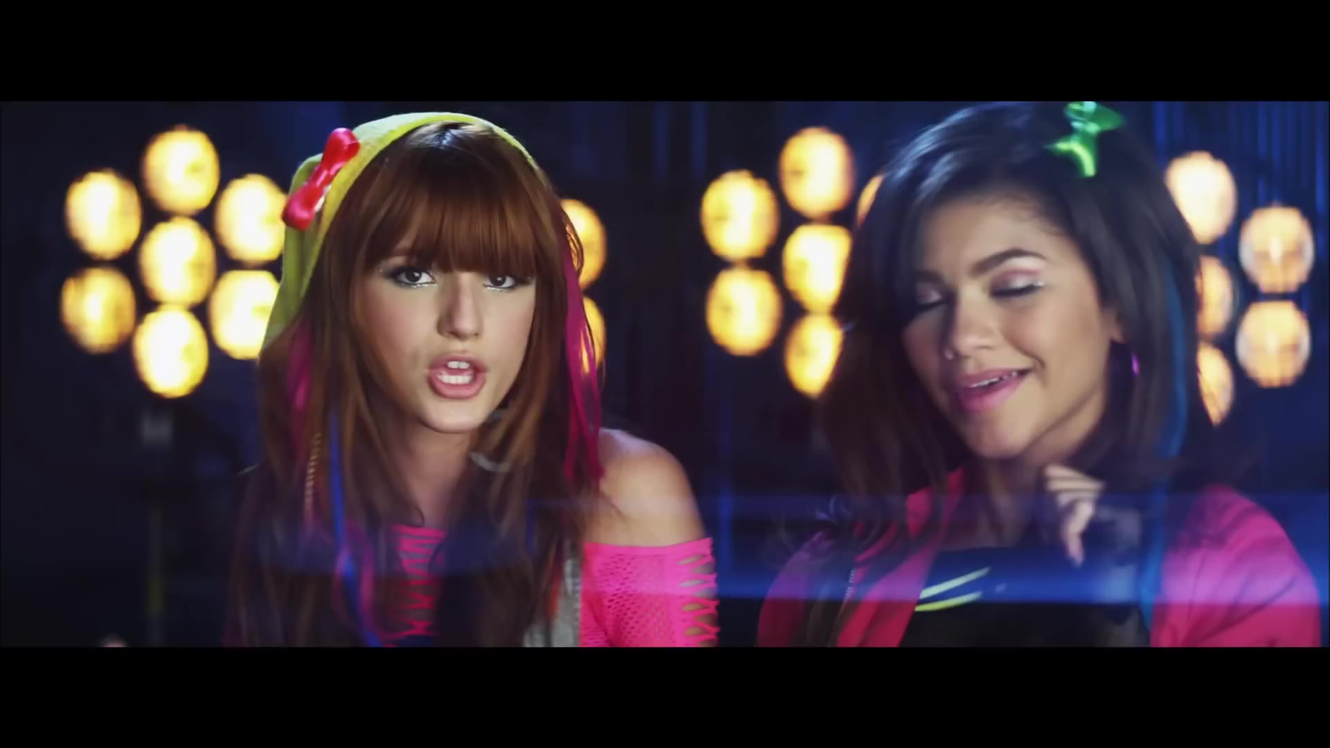 bellathornedaily_Watchme_shakeitup_mv_000109.jpg bellathornedaily_Watchme_shakeitup_mv_000109.jpg