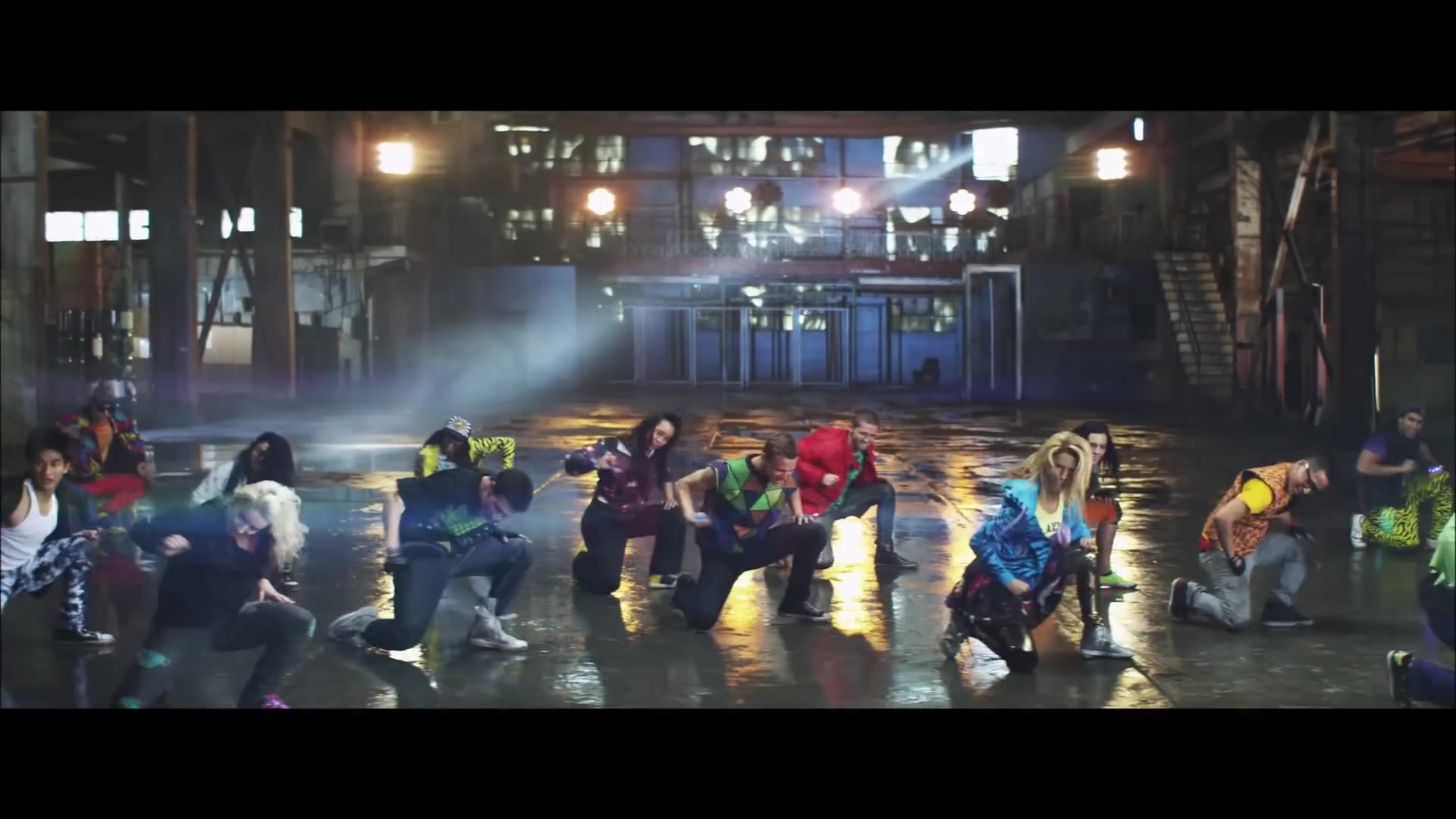 bellathornedaily_Watchme_shakeitup_mv_000126.jpg