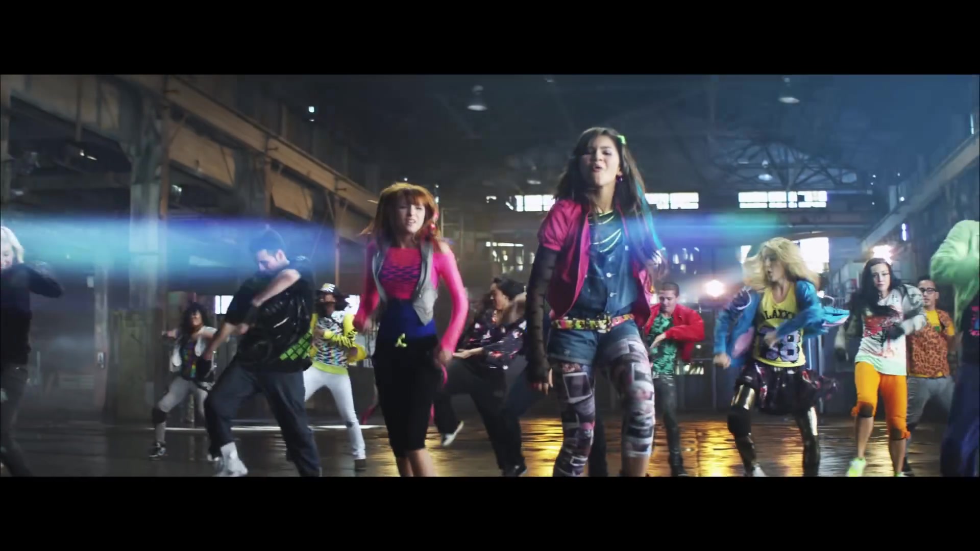 bellathornedaily_Watchme_shakeitup_mv_000136.jpg bellathornedaily_Watchme_shakeitup_mv_000136.jpg
