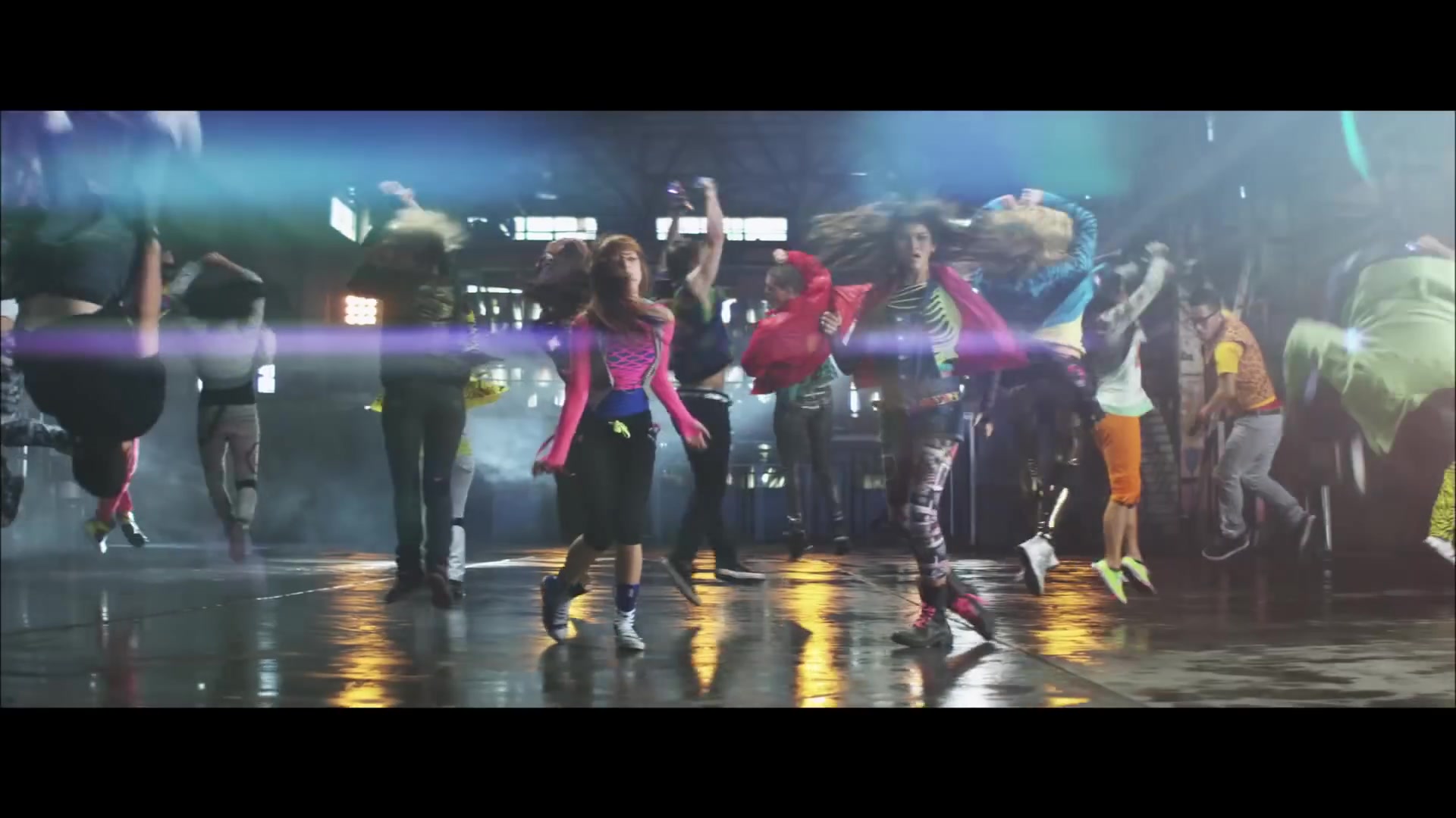 bellathornedaily_Watchme_shakeitup_mv_000150.jpg bellathornedaily_Watchme_shakeitup_mv_000150.jpg