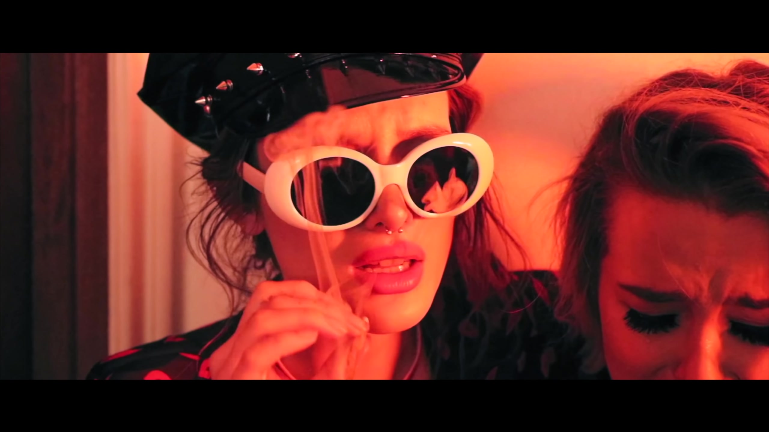 bellathornedaily_cLOUT_9_mv_000302.jpg bellathornedaily_cLOUT_9_mv_000302.jpg
