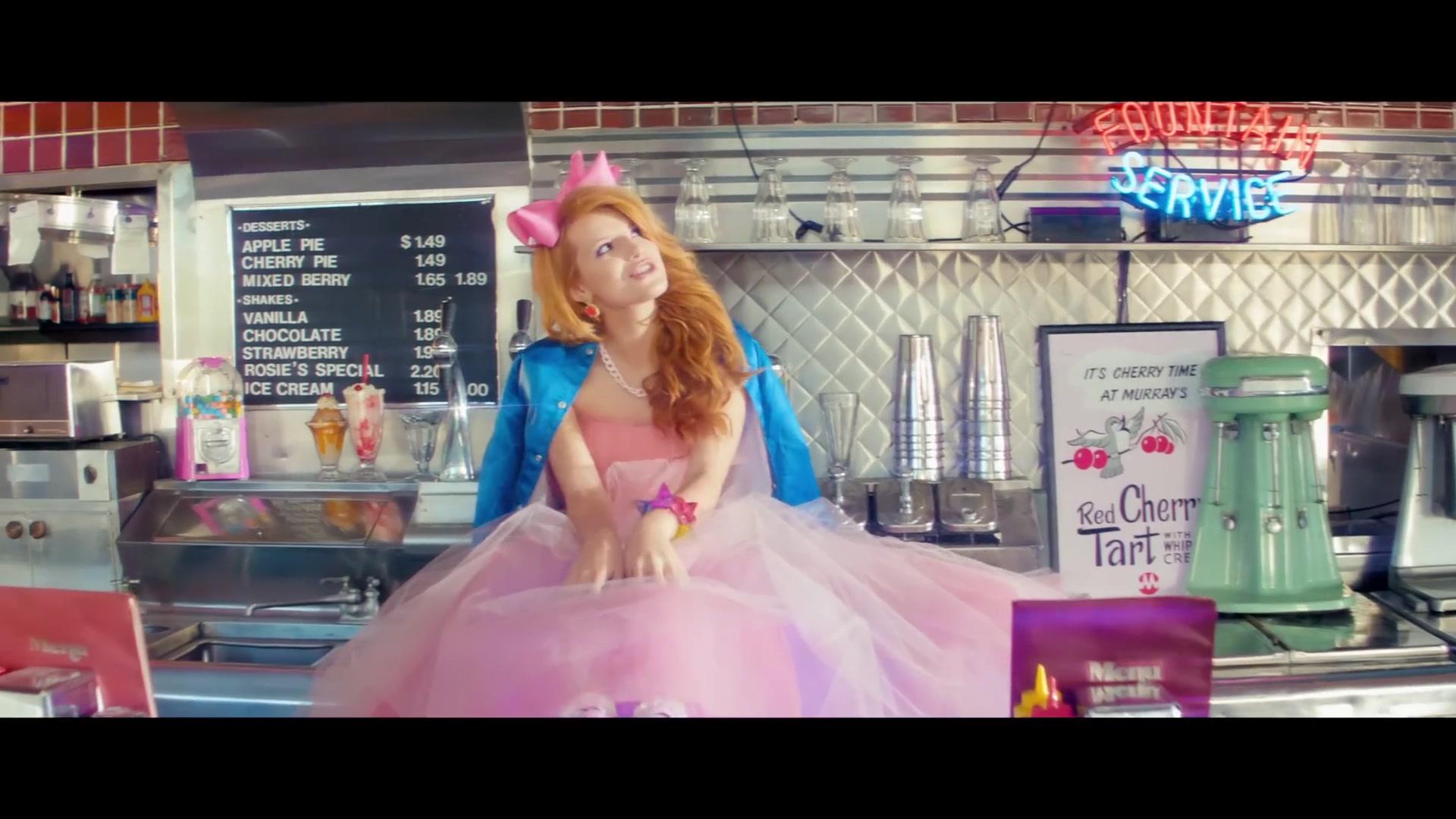bellathornedaily_callitwhatever_screencaps_000044.jpg