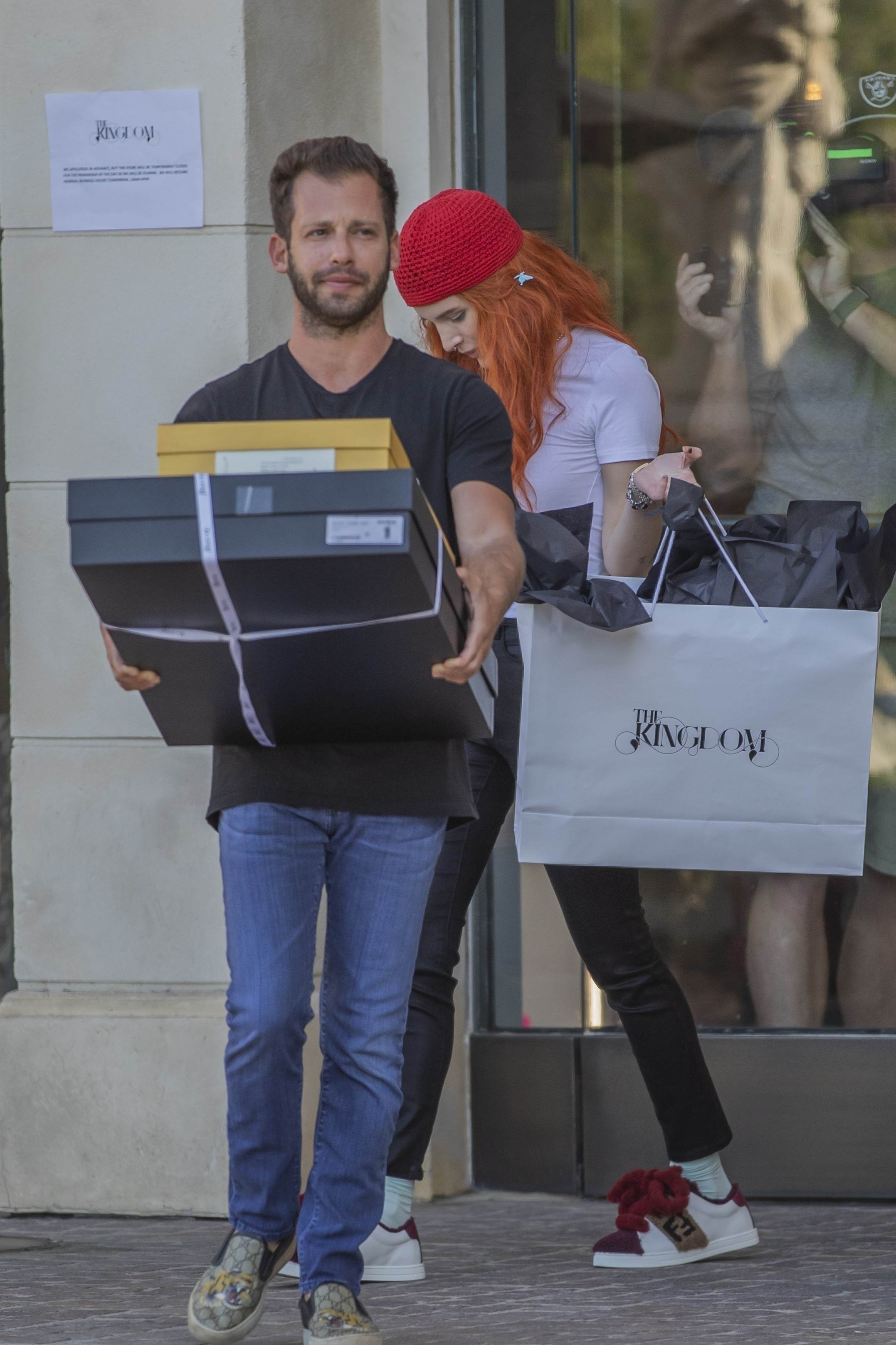 bellathornedaily_droppincash_set_sept18_28129.jpg