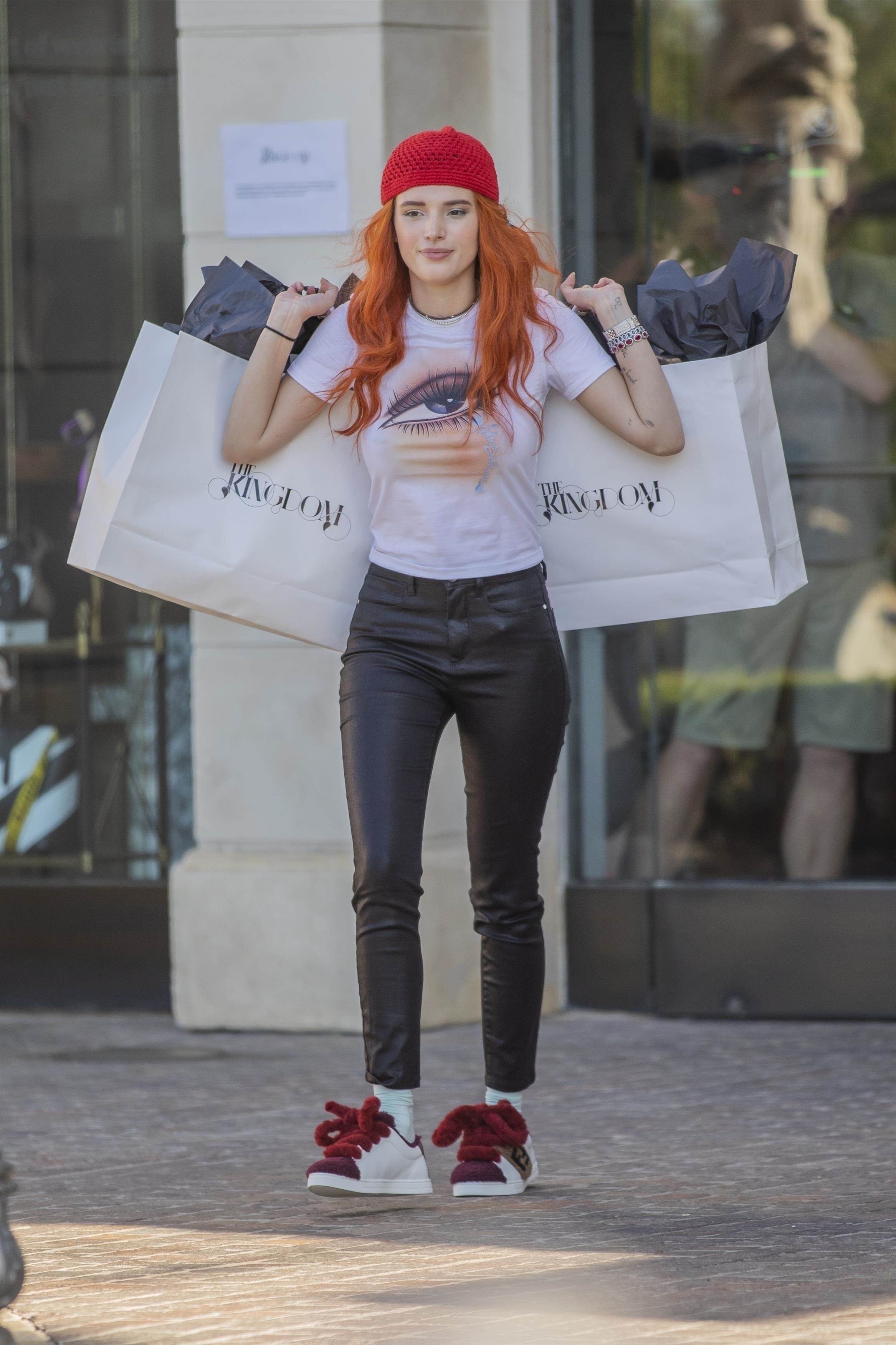 bellathornedaily_droppincash_set_sept18_282329.jpg