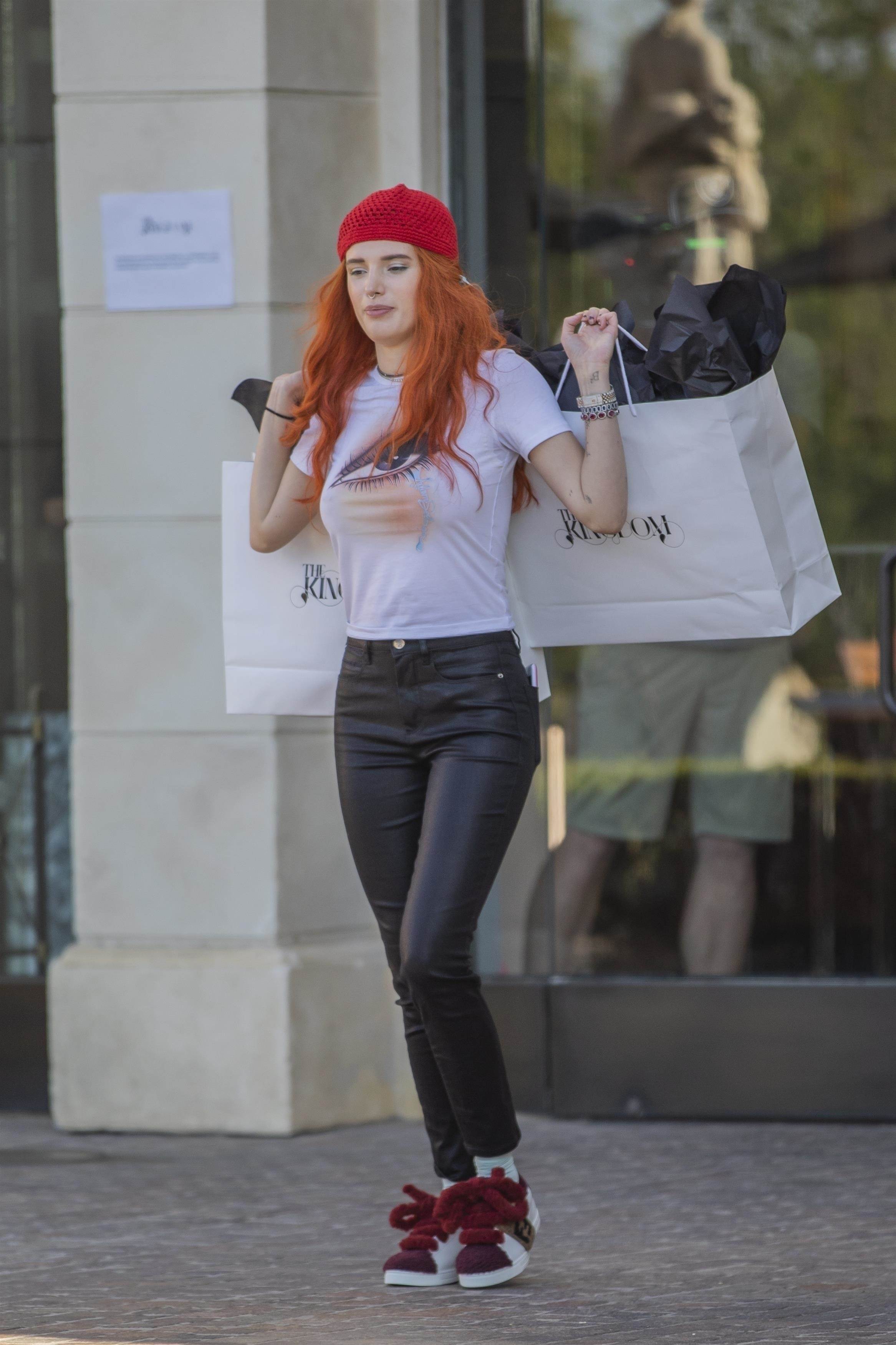 bellathornedaily_droppincash_set_sept18_282729.jpg bellathornedaily_droppincash_set_sept18_282729.jpg