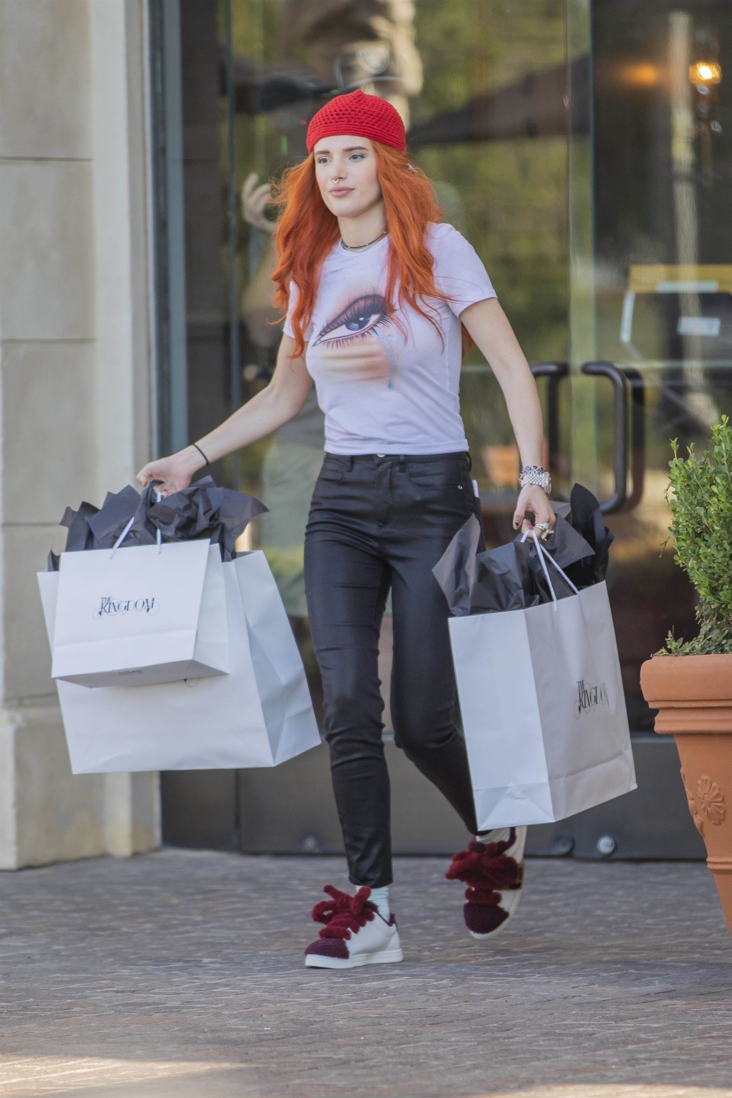 bellathornedaily_droppincash_set_sept18_283229.jpg