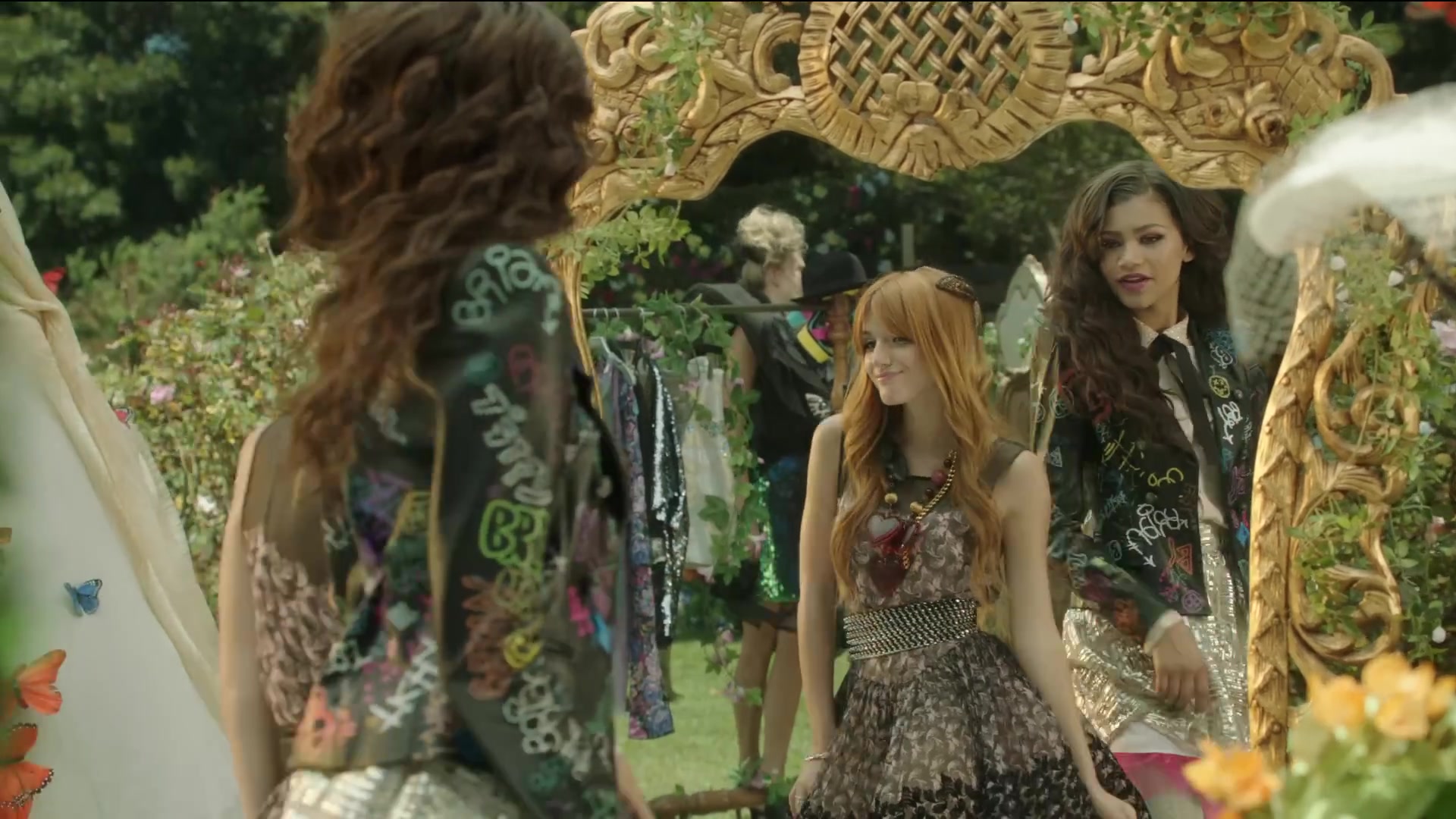 bellathornedaily_fashionismykryptonite_madeinjapan_mv_000080.jpg bellathornedaily_fashionismykryptonite_madeinjapan_mv_000080.jpg