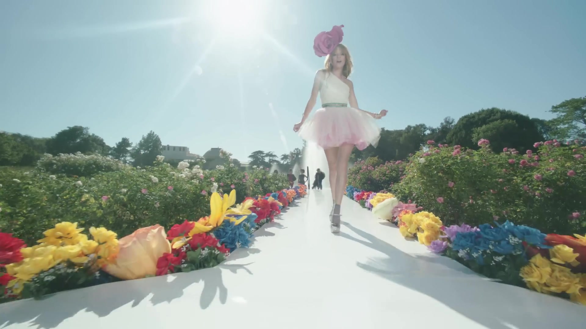 bellathornedaily_fashionismykryptonite_madeinjapan_mv_000088.jpg