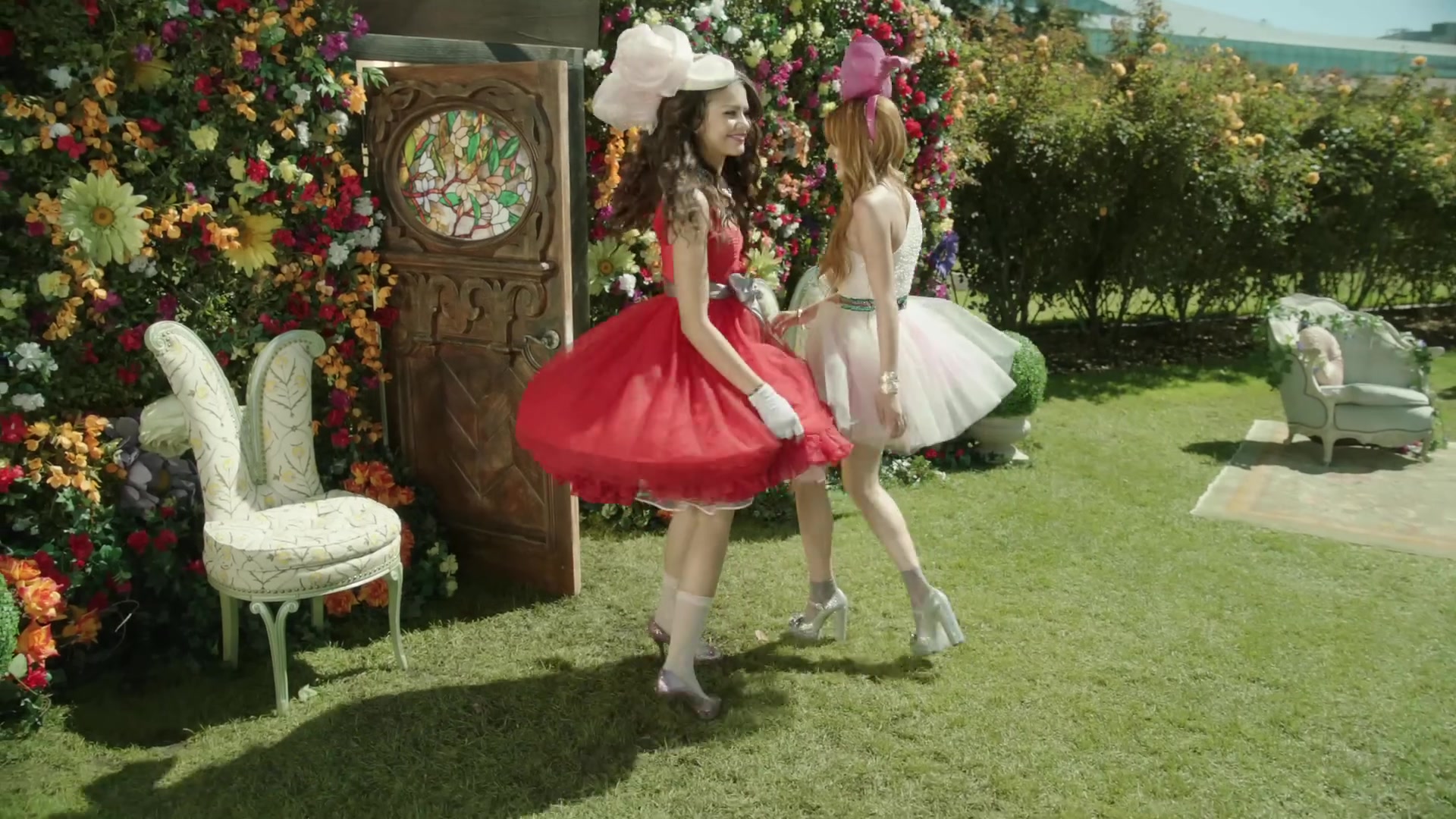 bellathornedaily_fashionismykryptonite_madeinjapan_mv_000110.jpg bellathornedaily_fashionismykryptonite_madeinjapan_mv_000110.jpg
