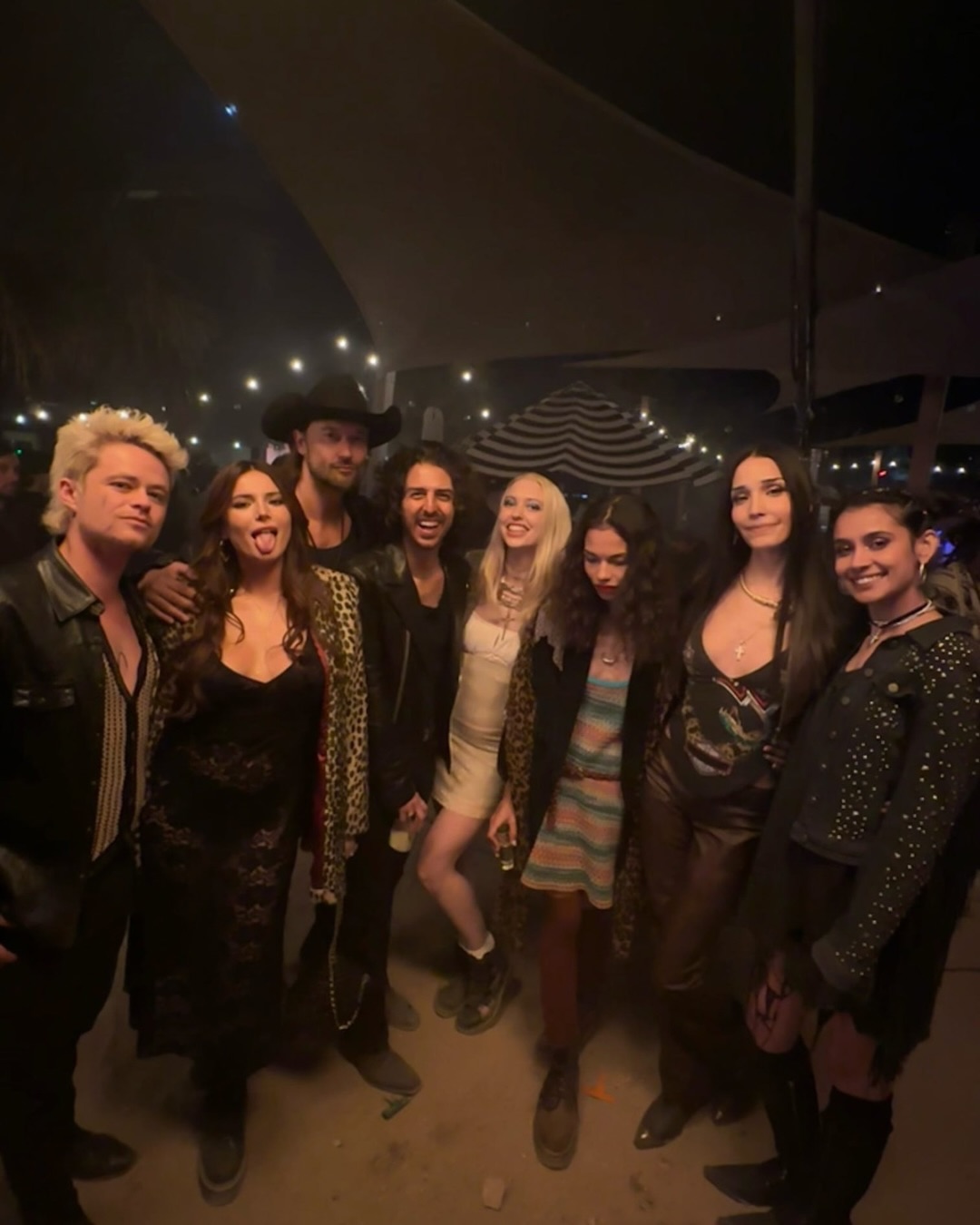 bellathornedaily_findyourfriends_bts_28629.jpg