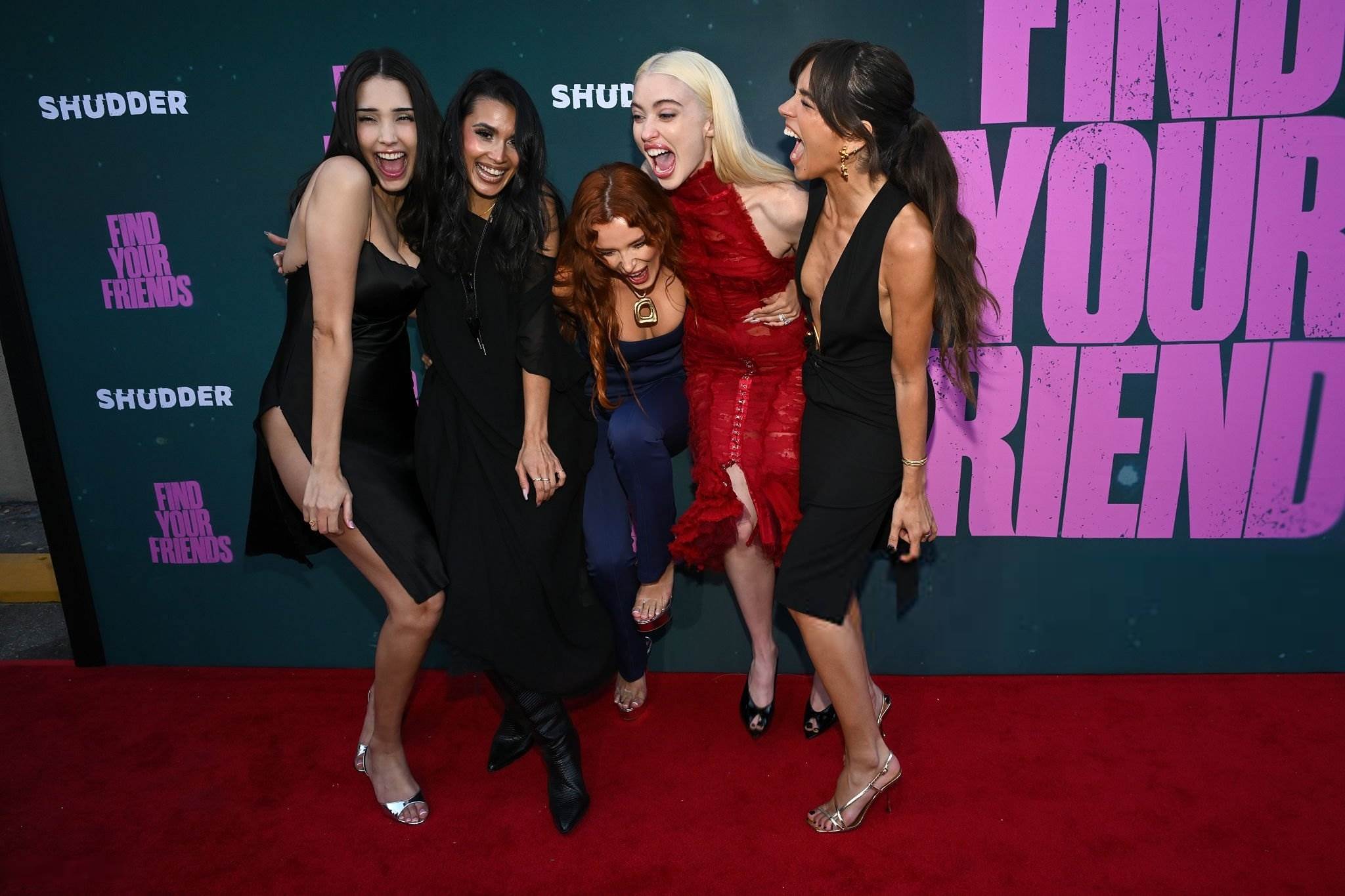 bellathornedaily_findyourfriendslapremiere_arrivals_2811929.jpg