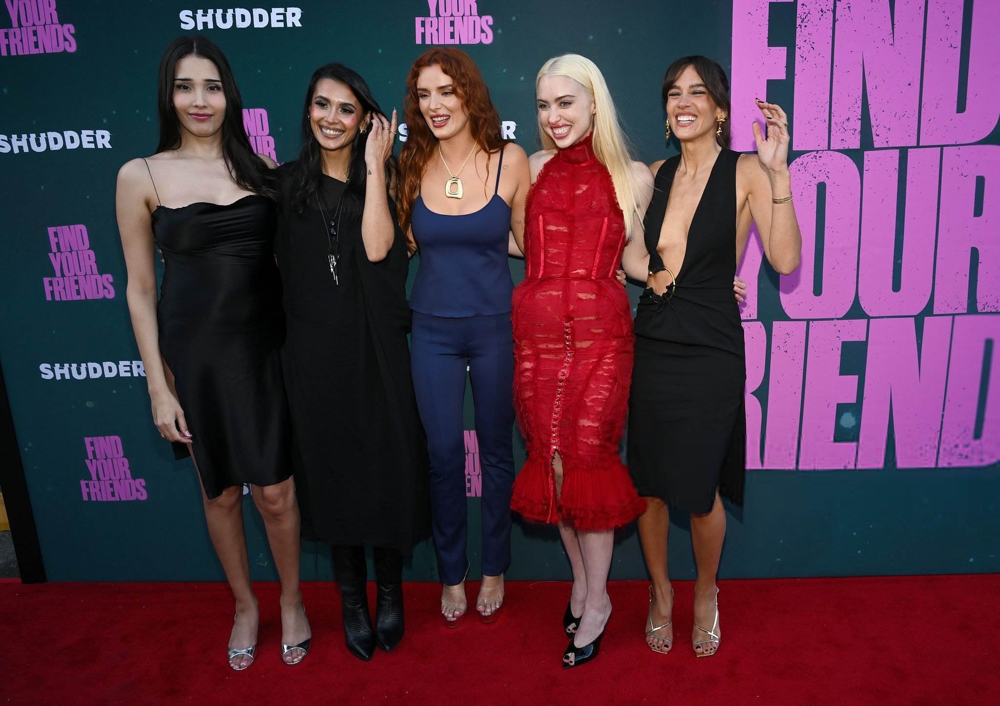 bellathornedaily_findyourfriendslapremiere_arrivals_2812229.jpg