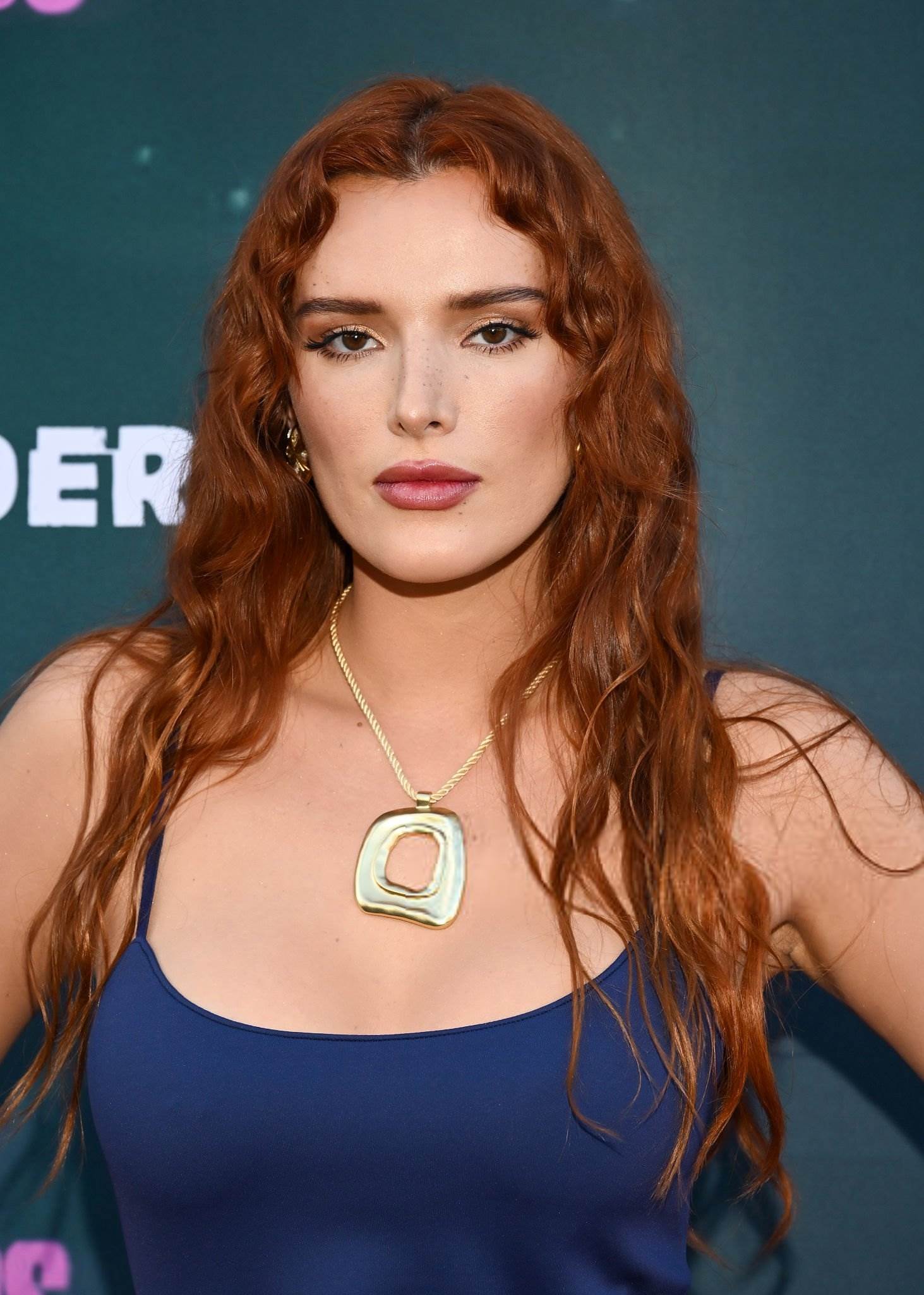 bellathornedaily_findyourfriendslapremiere_arrivals_283229.jpg