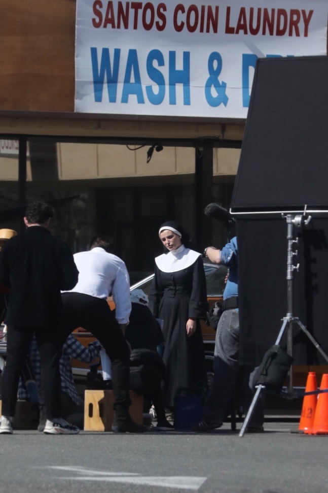 bellathornedaily_habit_filming_feb2020_28429.jpg bellathornedaily_habit_filming_feb2020_28429.jpg