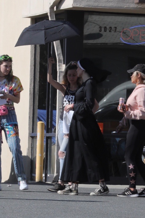 bellathornedaily_habit_filming_feb2020_28729.jpg bellathornedaily_habit_filming_feb2020_28729.jpg