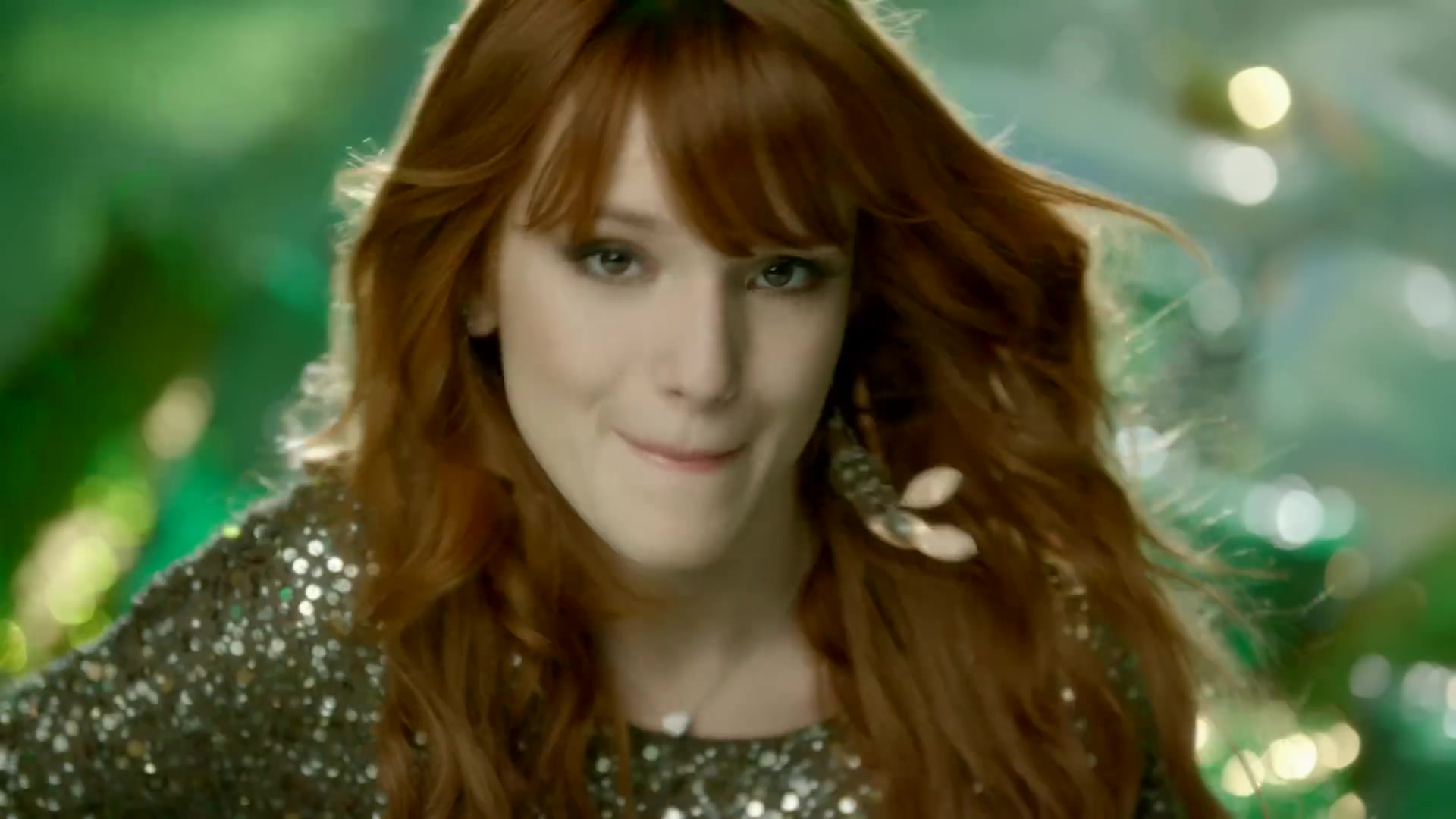 bellathornedaily_somethingtodancefor_ttylxox_mashup_mv_000069.jpg