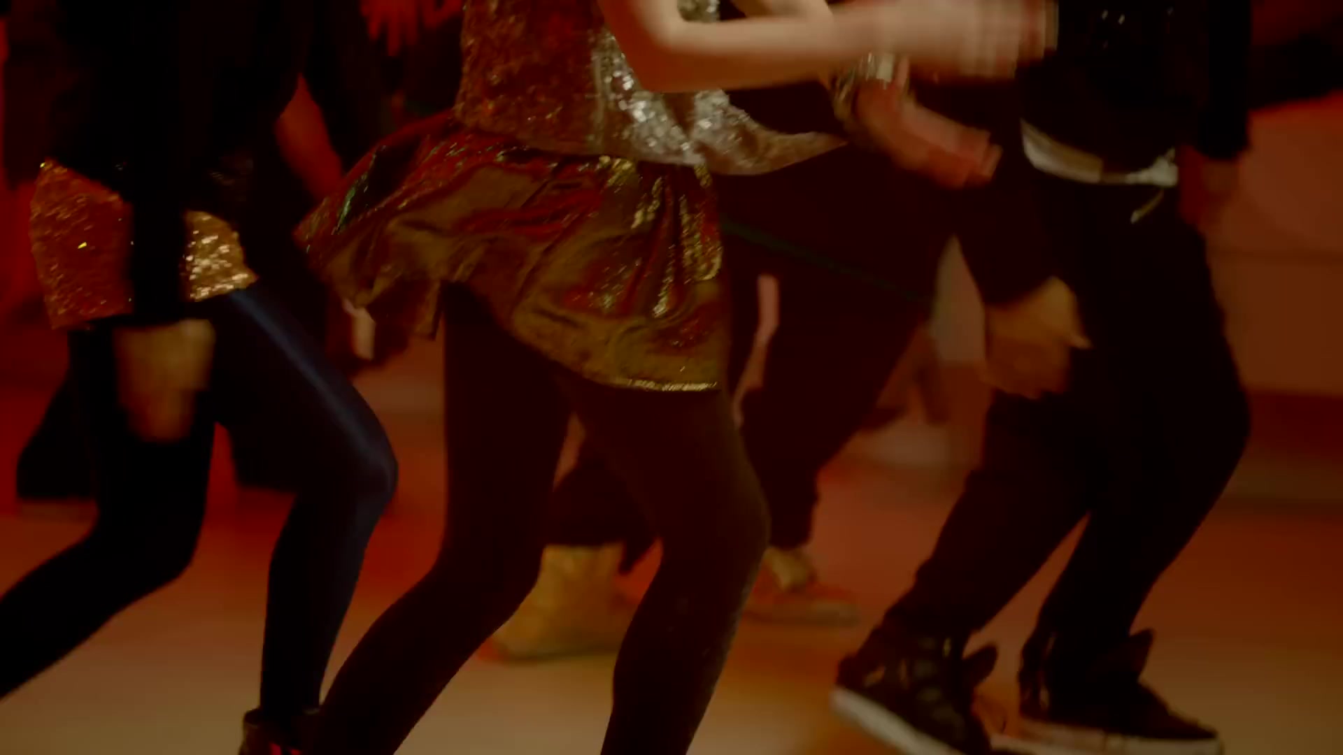 bellathornedaily_somethingtodancefor_ttylxox_mashup_mv_000082.jpg bellathornedaily_somethingtodancefor_ttylxox_mashup_mv_000082.jpg