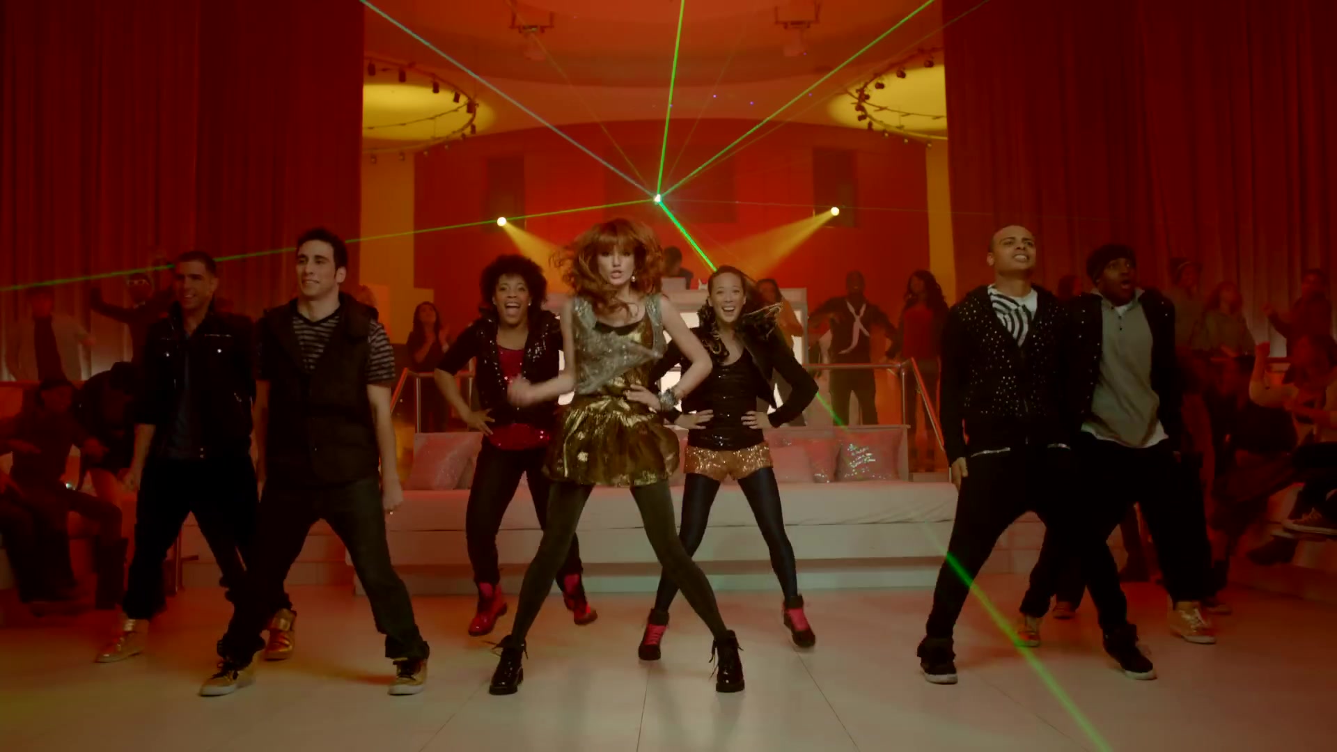 bellathornedaily_somethingtodancefor_ttylxox_mashup_mv_000084.jpg bellathornedaily_somethingtodancefor_ttylxox_mashup_mv_000084.jpg