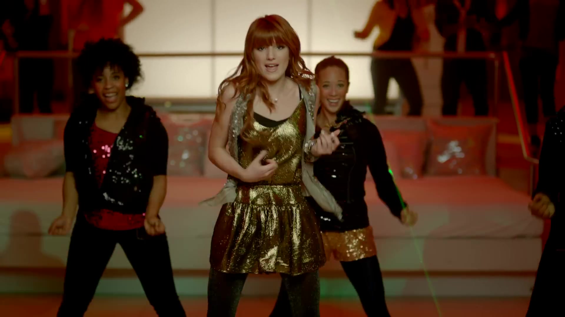 bellathornedaily_somethingtodancefor_ttylxox_mashup_mv_000085.jpg bellathornedaily_somethingtodancefor_ttylxox_mashup_mv_000085.jpg
