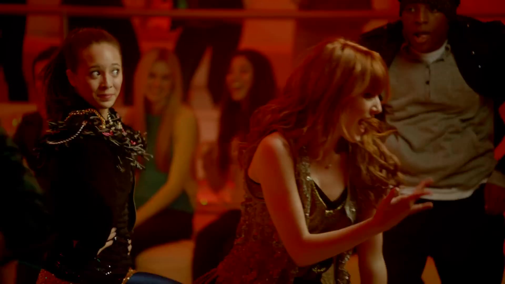 bellathornedaily_somethingtodancefor_ttylxox_mashup_mv_000095.jpg
