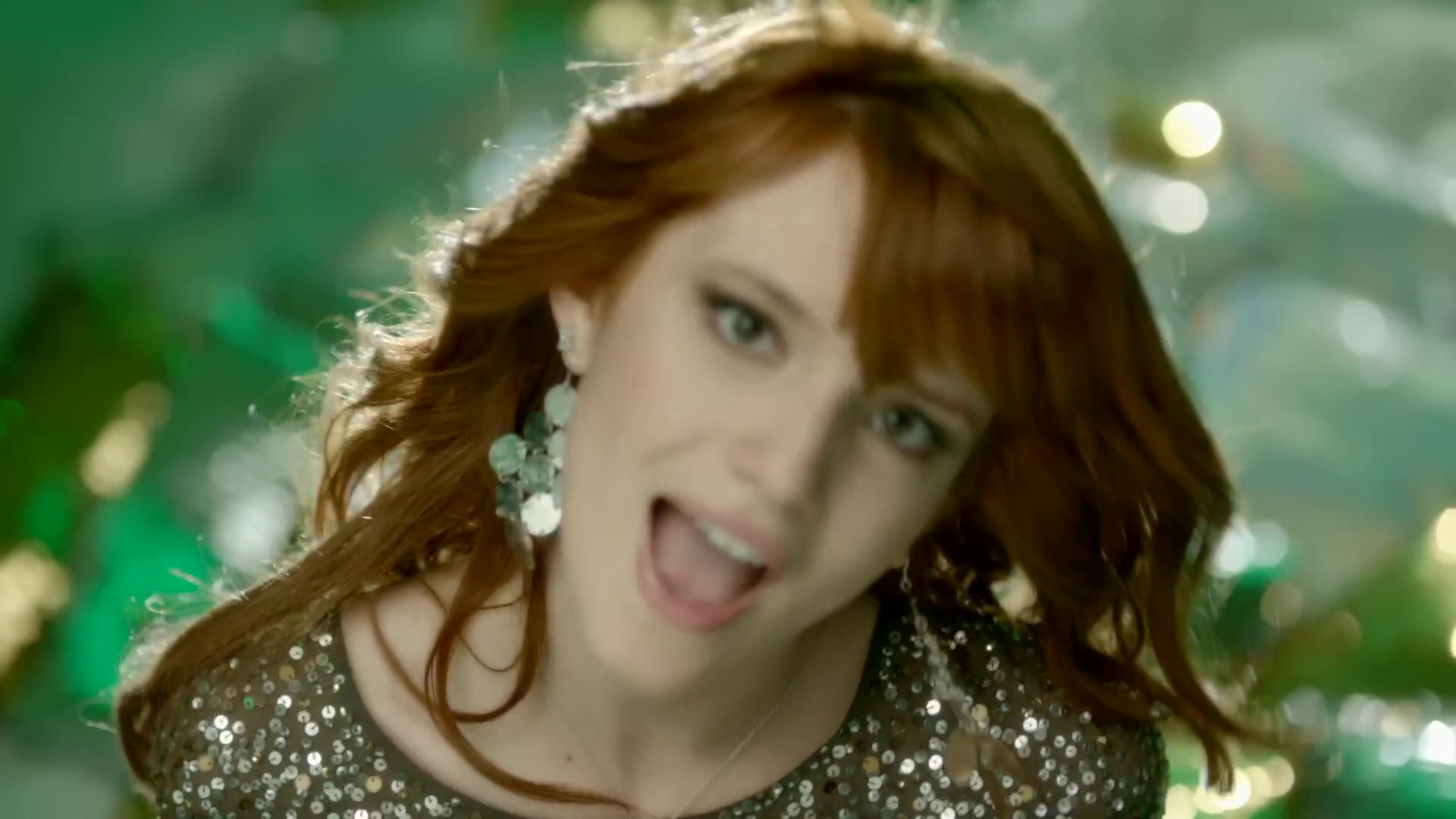 bellathornedaily_somethingtodancefor_ttylxox_mashup_mv_000113.jpg bellathornedaily_somethingtodancefor_ttylxox_mashup_mv_000113.jpg