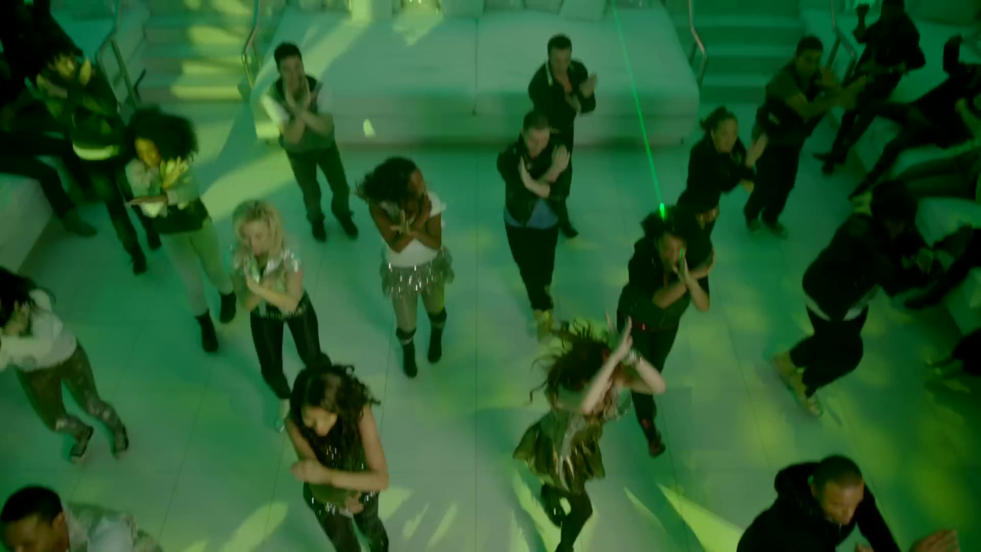 bellathornedaily_somethingtodancefor_ttylxox_mashup_mv_000119.jpg bellathornedaily_somethingtodancefor_ttylxox_mashup_mv_000119.jpg