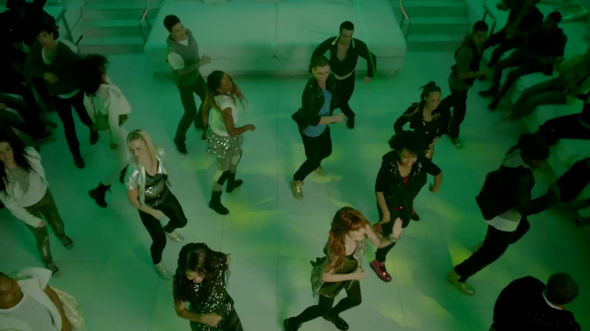 bellathornedaily_somethingtodancefor_ttylxox_mashup_mv_000130.jpg bellathornedaily_somethingtodancefor_ttylxox_mashup_mv_000130.jpg