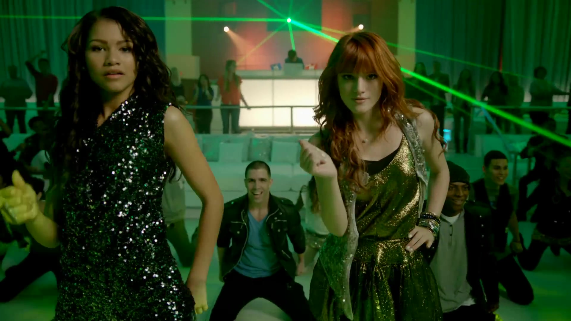 bellathornedaily_somethingtodancefor_ttylxox_mashup_mv_000137.jpg bellathornedaily_somethingtodancefor_ttylxox_mashup_mv_000137.jpg