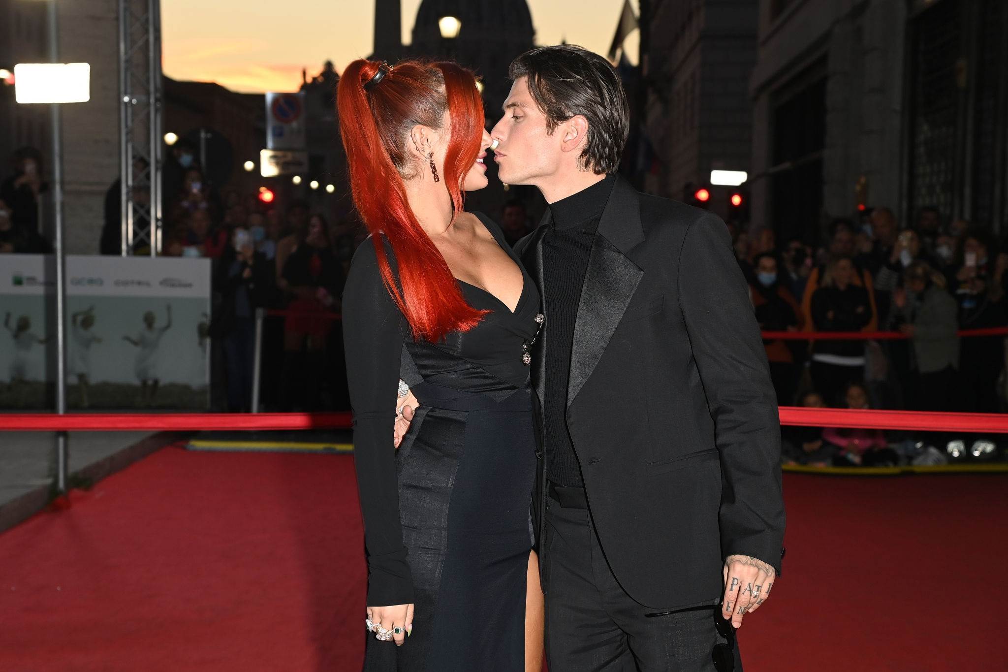 bellathornedaily_timeisup_premiere_redcarpet_rome_285029.jpg