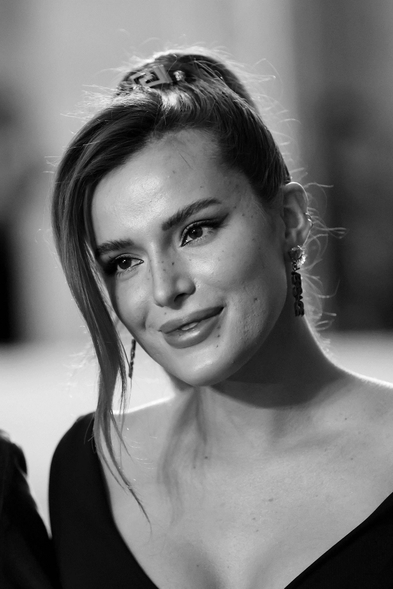 bellathornedaily_timeisup_premiere_redcarpet_rome_28829.jpg