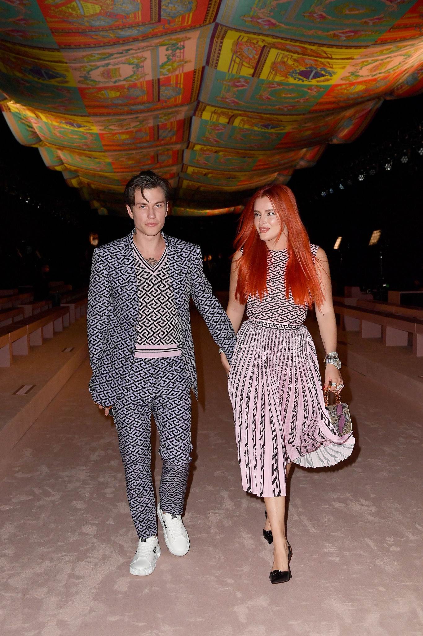 bellathornedaily_versaceshow_milan_28329.jpg