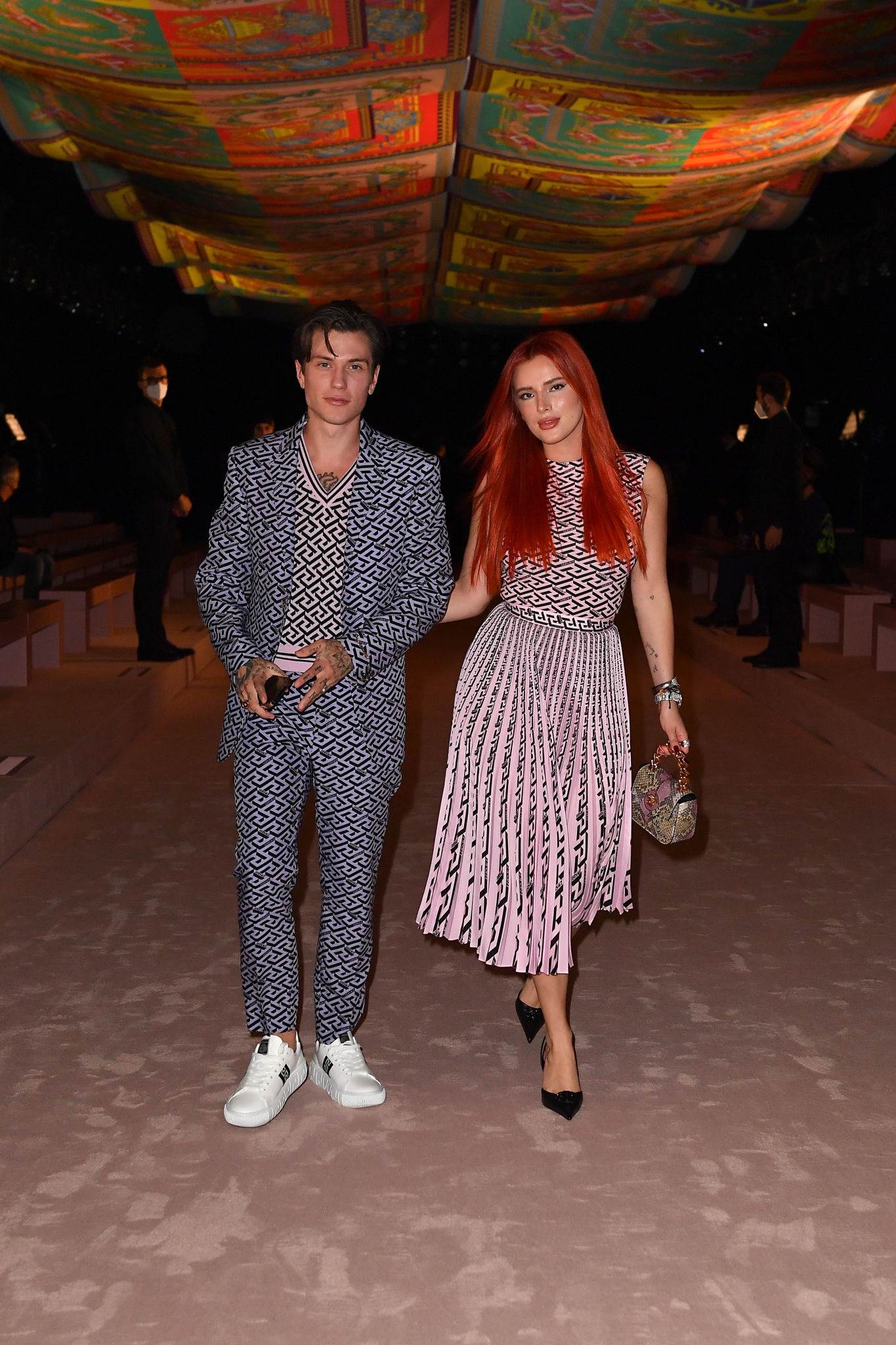 bellathornedaily_versaceshow_milan_28429.jpg