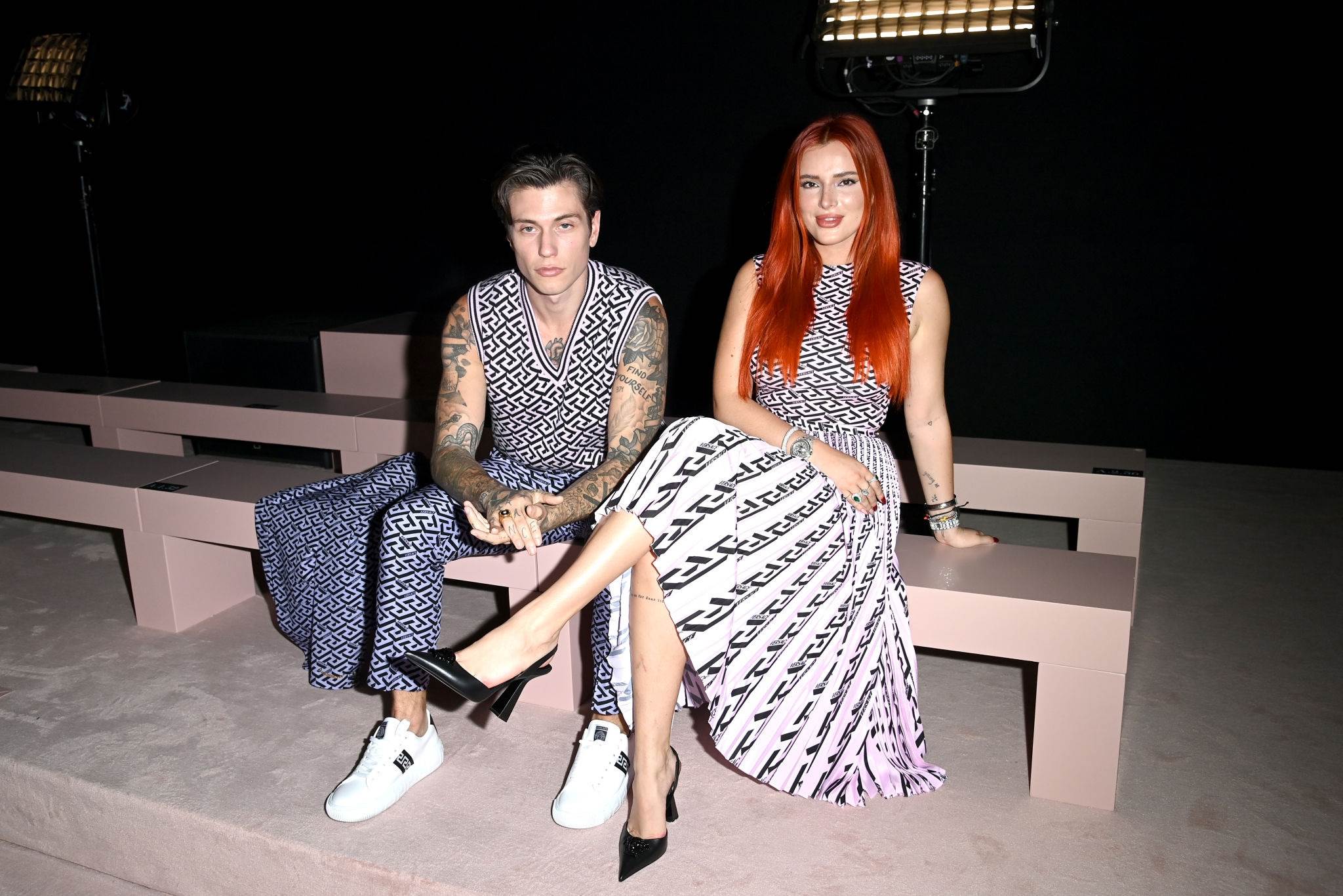 bellathornedaily_versaceshow_milan_28629.jpg