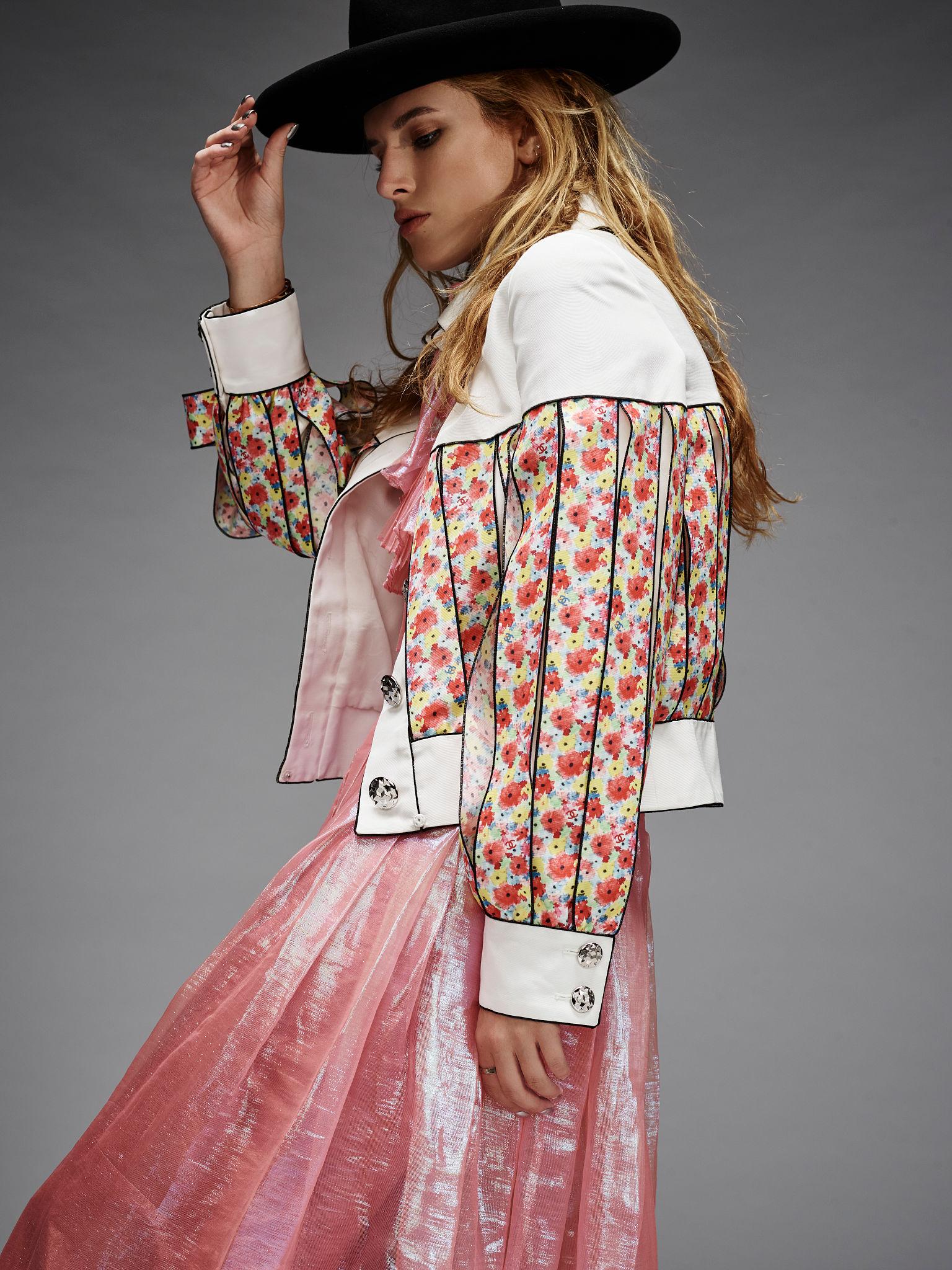 nylonmag_bellathornedaily_28129.jpg