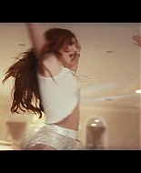 Bella_ShakeIt_MV_BTD_209.jpg