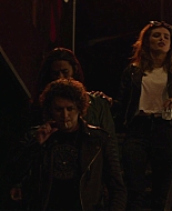 Paradise_City_2021_S01E01_1080p_BTD_000020.jpg