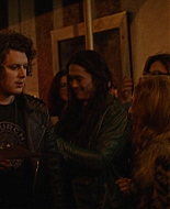 Paradise_City_2021_S01E01_1080p_BTD_000063.jpg