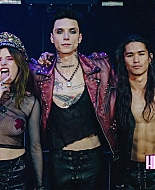 Paradise_City_2021_S01E01_1080p_BTD_000233.jpg