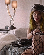 Paradise_City_2021_S01E01_1080p_BTD_001554.jpg