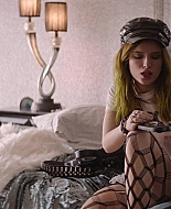 Paradise_City_2021_S01E01_1080p_BTD_001569.jpg