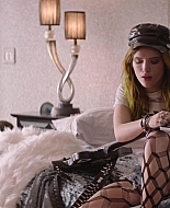 Paradise_City_2021_S01E01_1080p_BTD_001610.jpg