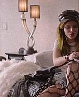 Paradise_City_2021_S01E01_1080p_BTD_001615.jpg