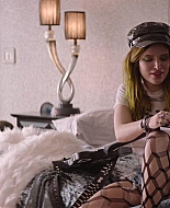 Paradise_City_2021_S01E01_1080p_BTD_001617.jpg